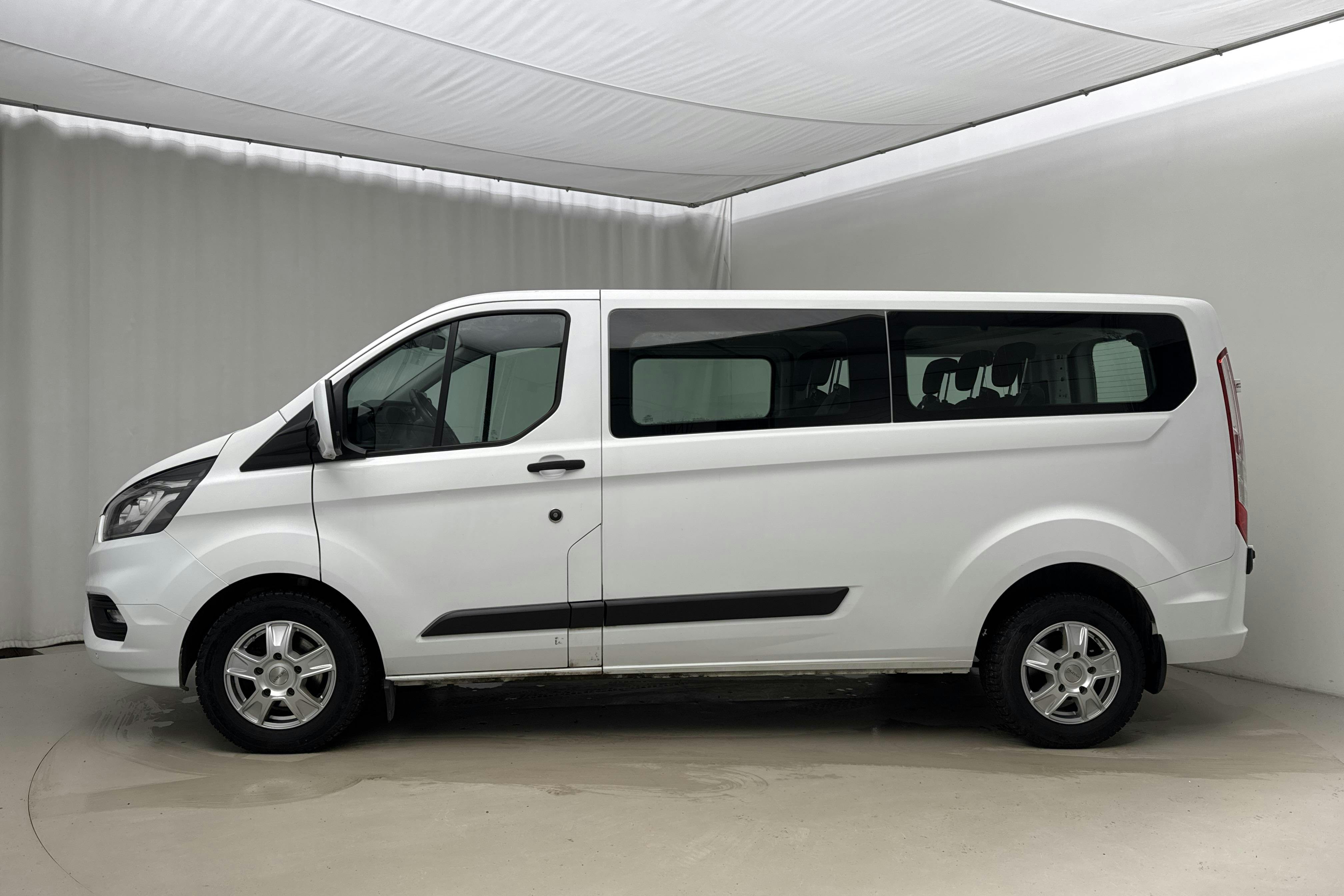 Presentation photo 2 of 15: Ford Transit 320 Kombi (130hk) - 37 940 km - Automatic - white - 2021
