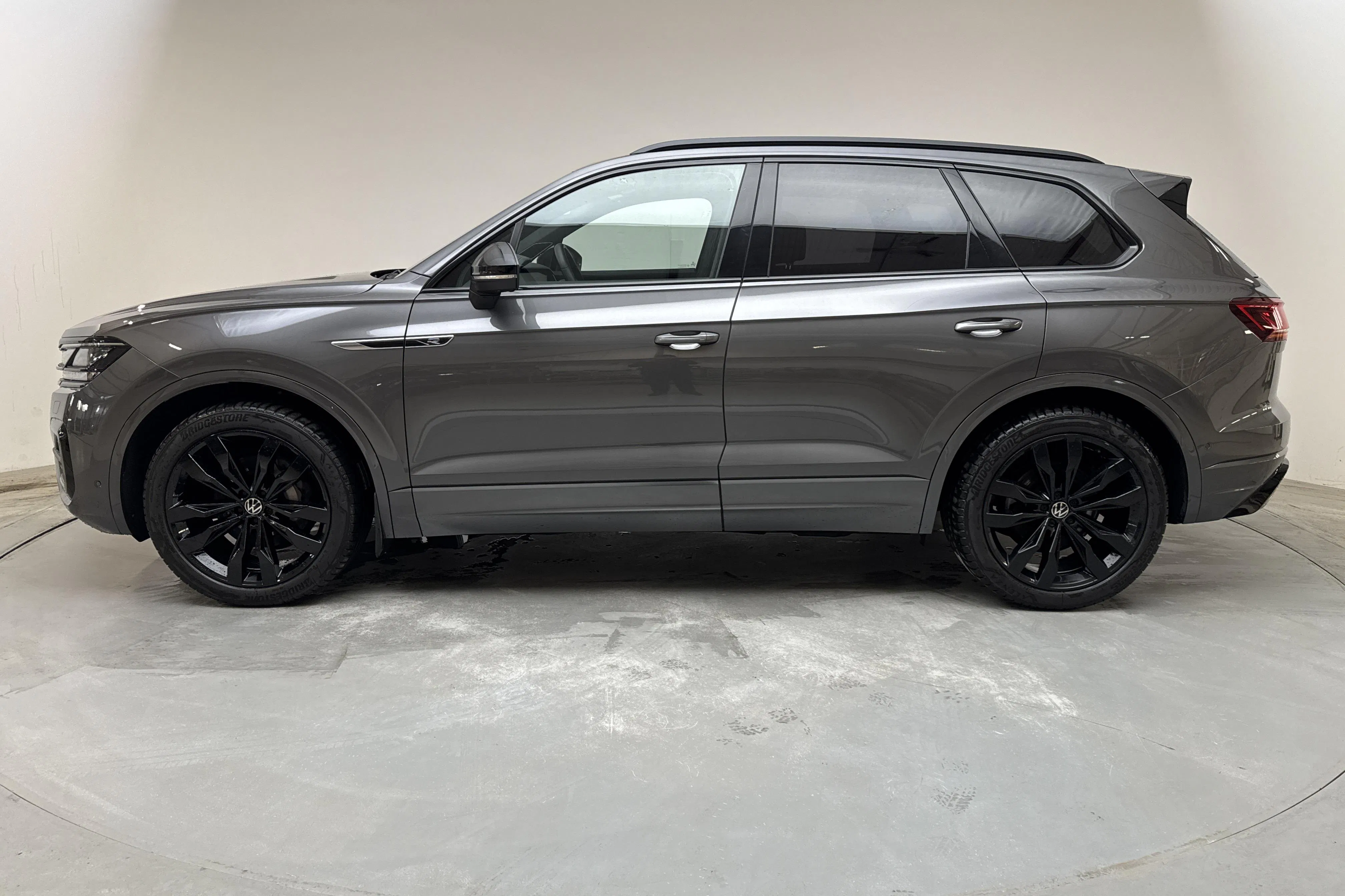 Presentation photo 2 of 23: VW Touareg V6 TDI 4Motion (286hk) - 74 910 km - Automatic - gray - 2023