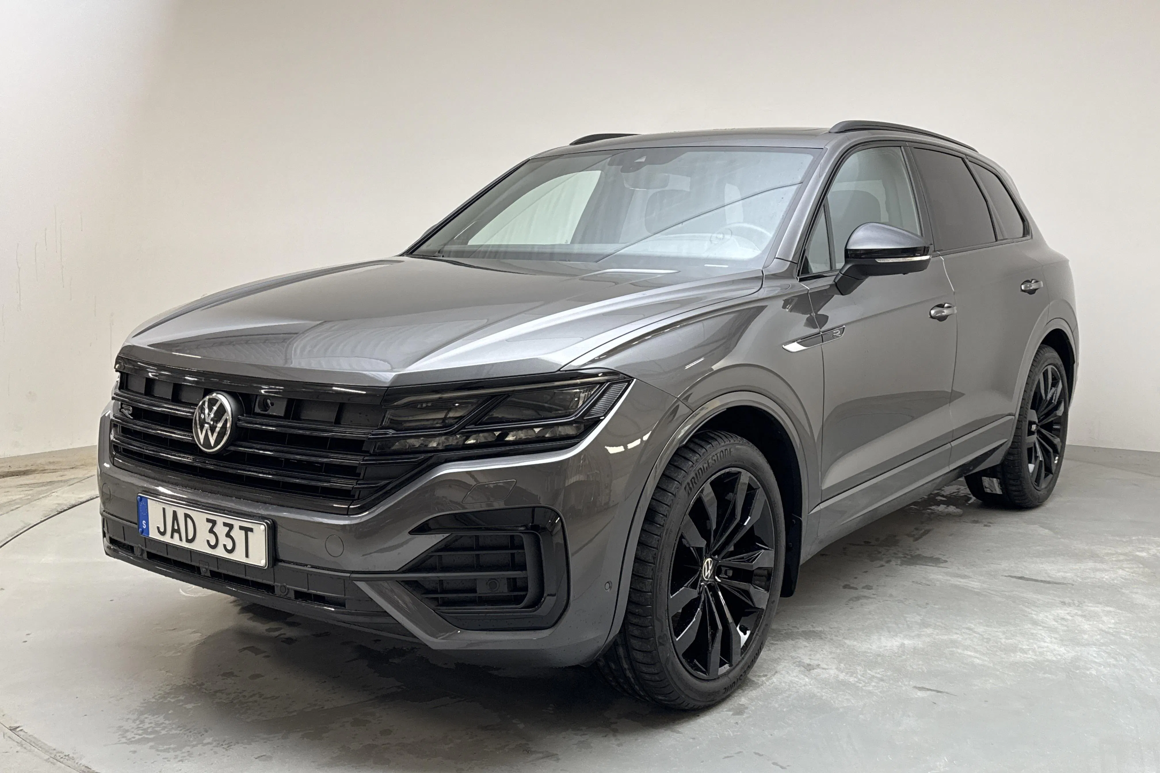 Presentation photo 1 of 23: VW Touareg V6 TDI 4Motion (286hk) - 74 910 km - Automatic - gray - 2023