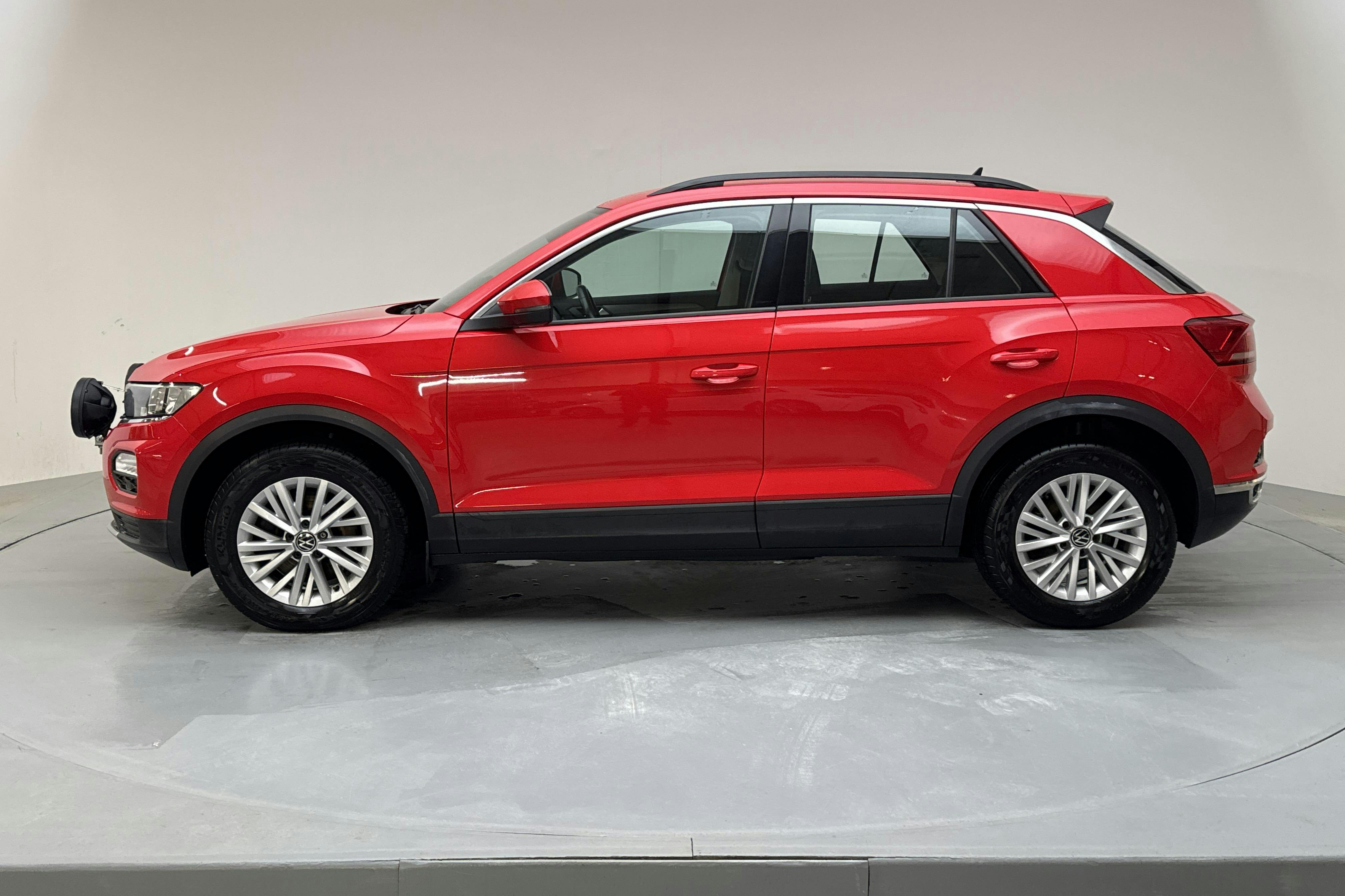 Presentation photo 2 of 13: VW T-Roc 2.0 TSI 4MOTION (190hk) - 144 740 km - Automatic - red - 2022