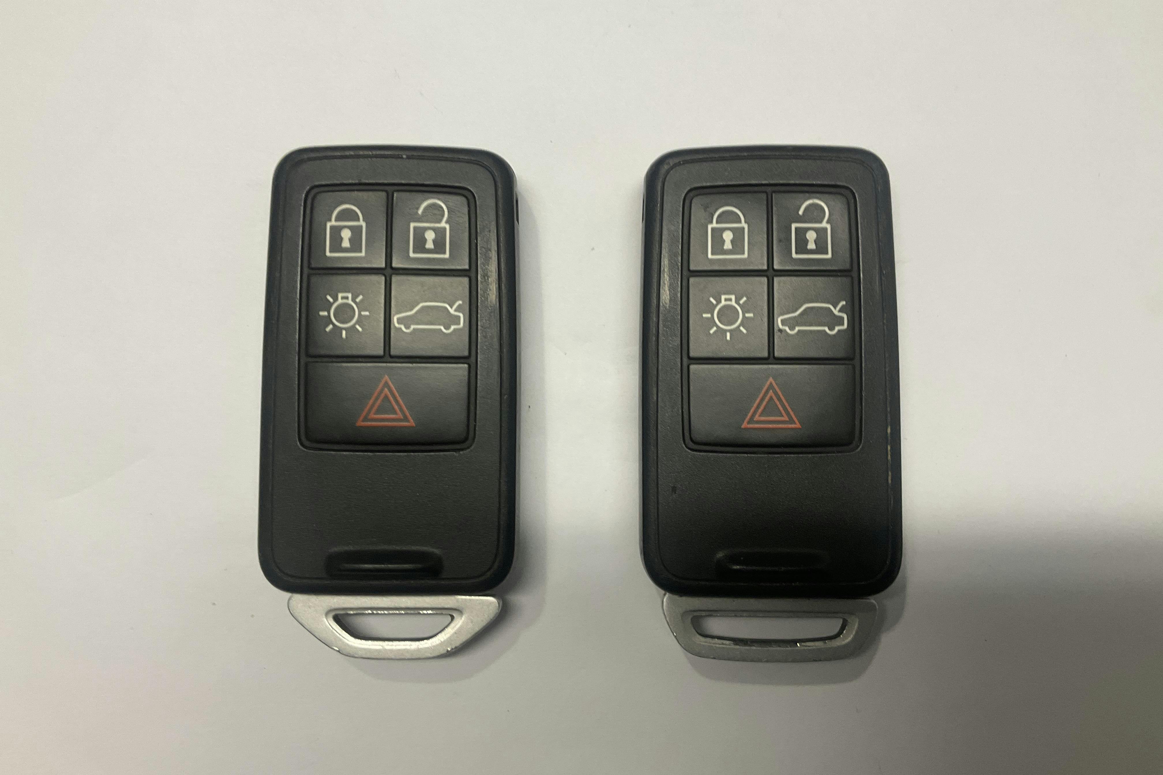 Presentationsfoto 13 av 13: Volvo V40 T2 (122hk) - 14 153 mil - Manuell - Light Blue - 2017