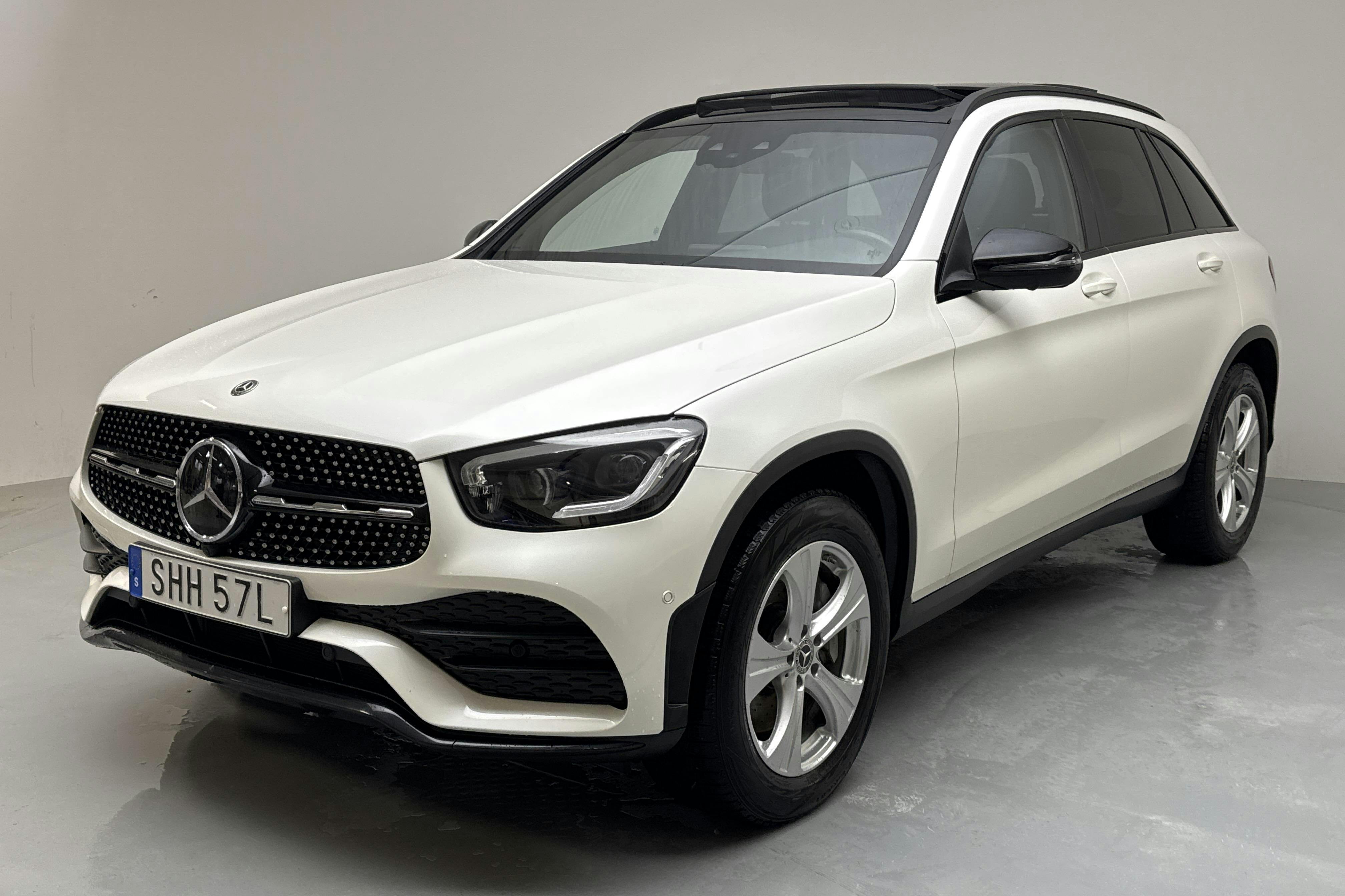 Presentation photo 1 of 15: Mercedes GLC 300 d 4MATIC X253 (245hk) - 86 480 km - Automatic - white - 2020