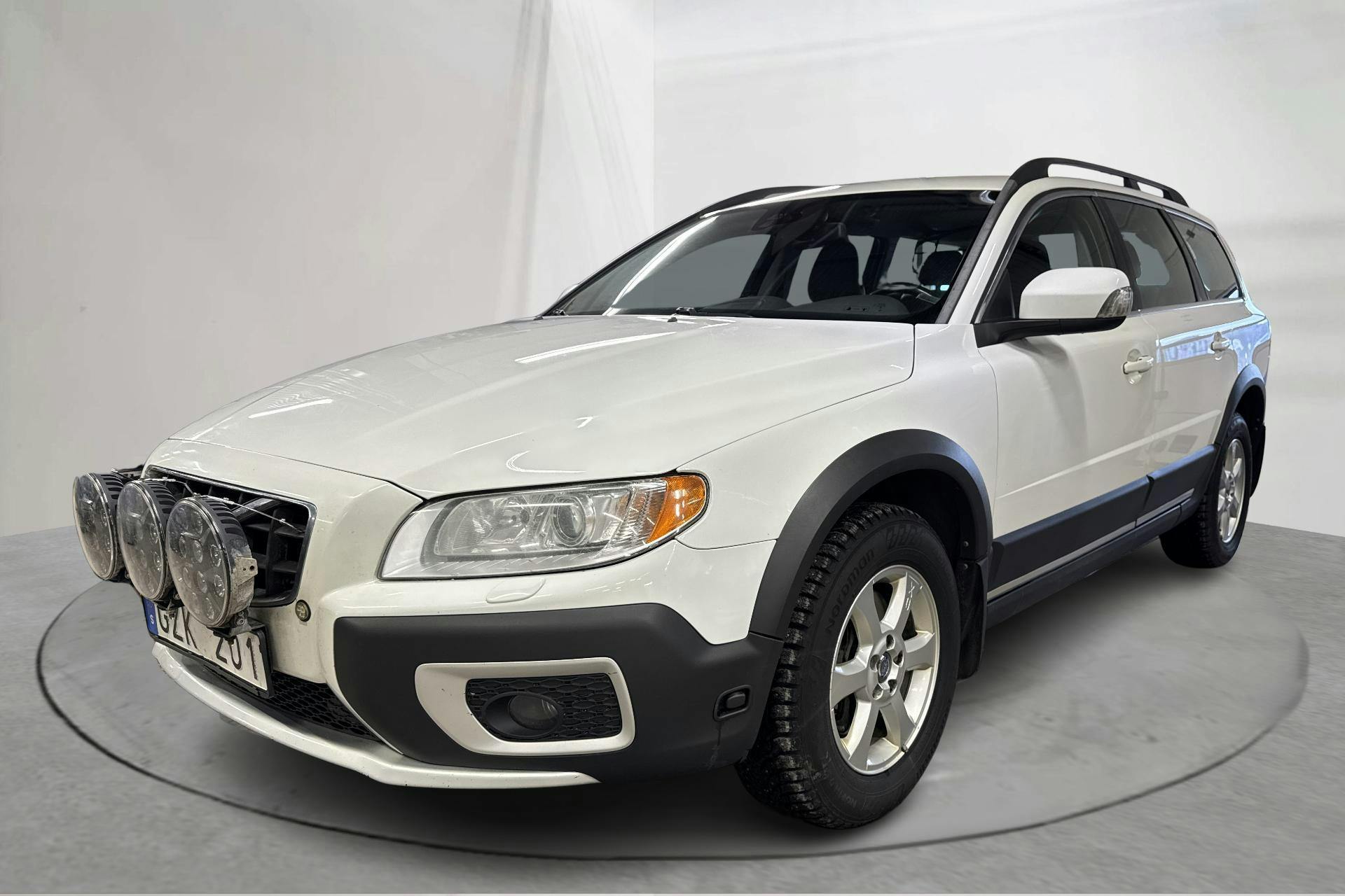 Presentation photo 1 of 13: Volvo XC70 II D4 AWD (163hk) - 268 480 km - Automatic - white - 2013