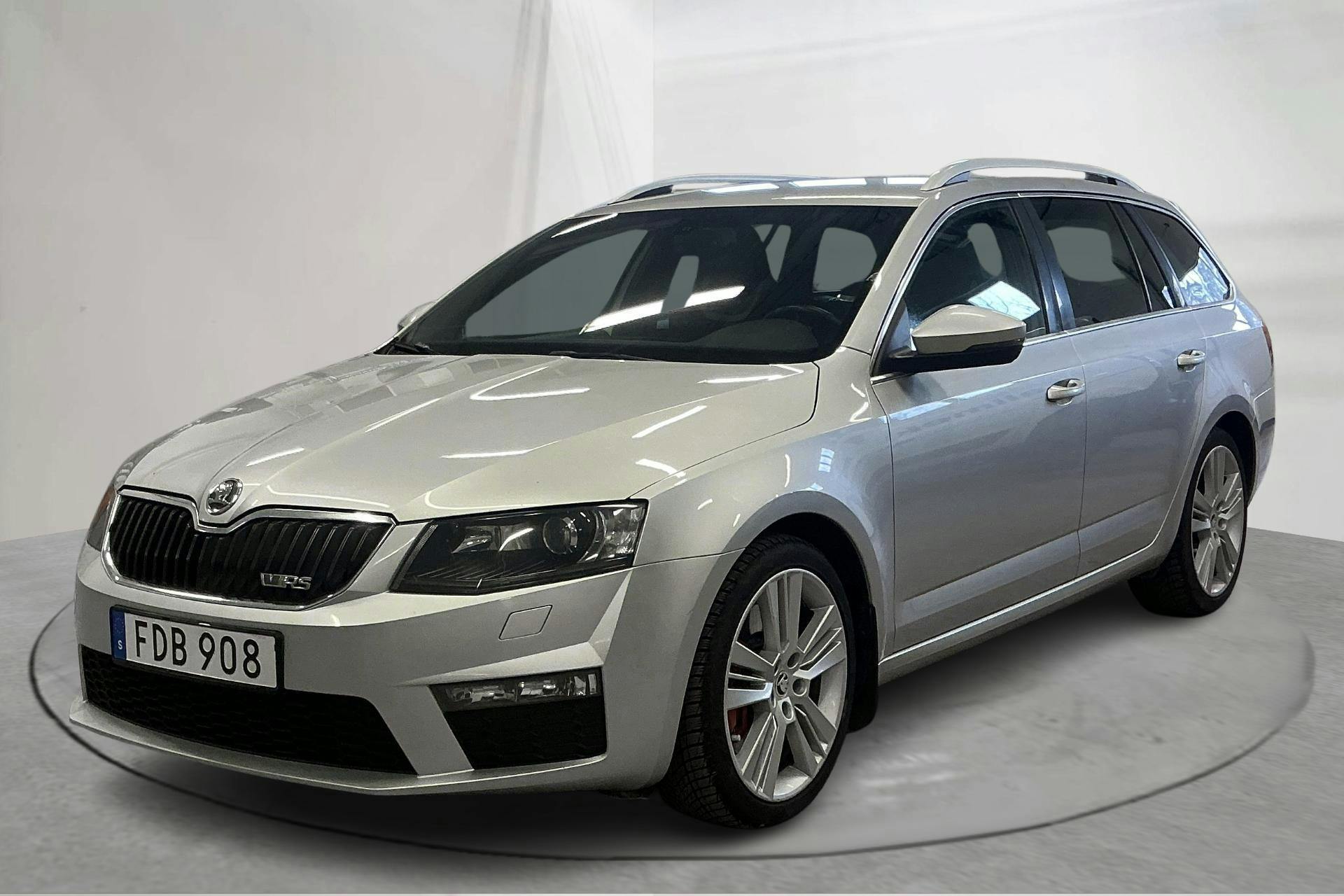 Presentation photo 1 of 16: Skoda Octavia III 2.0 TDI RS Combi (184hk) - 238 030 km - Automatic - silver - 2014