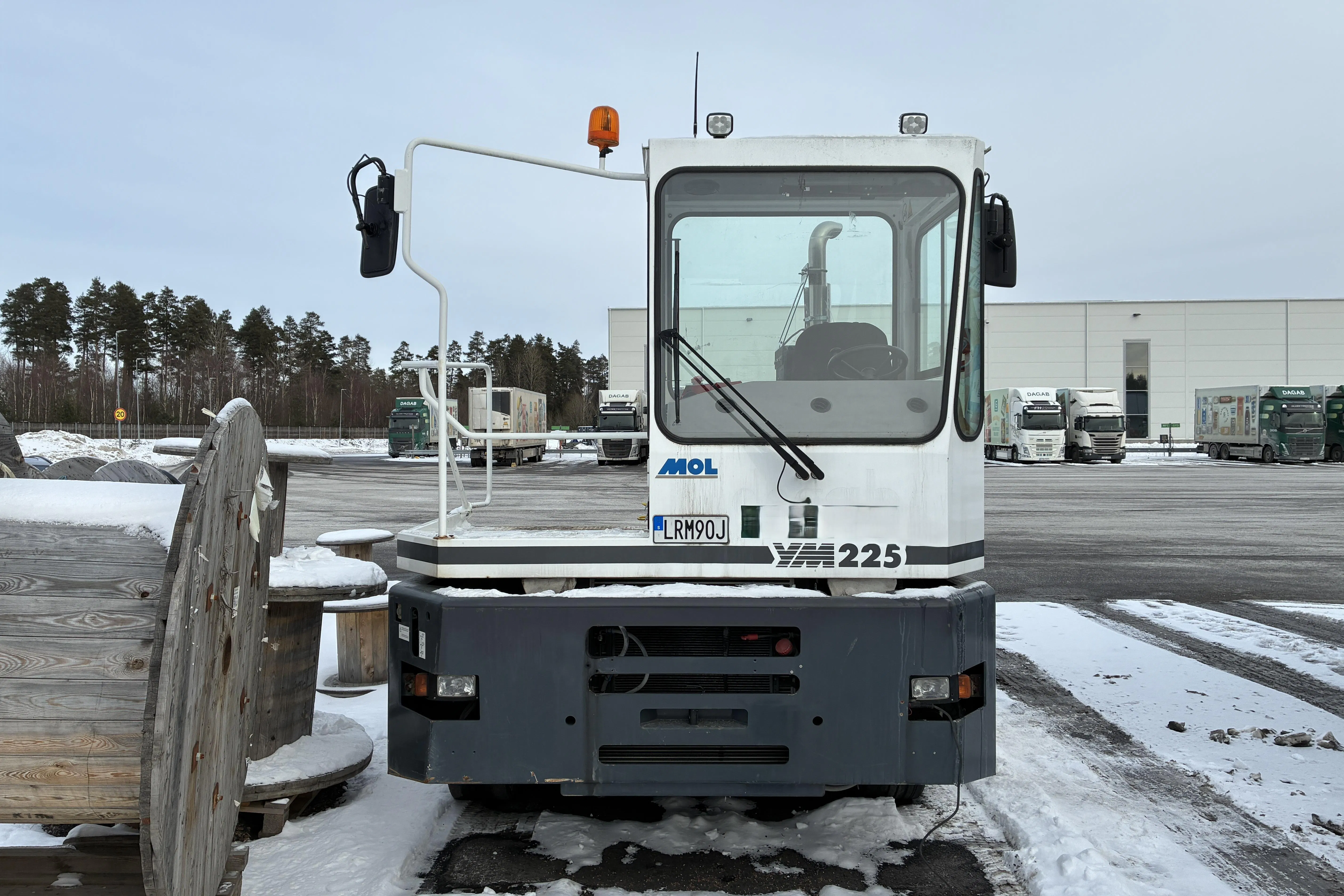 Presentation photo 2 of 29: MOL YM225/4X2 Terminaltruck - 0 km - Automatic - white - 2019
