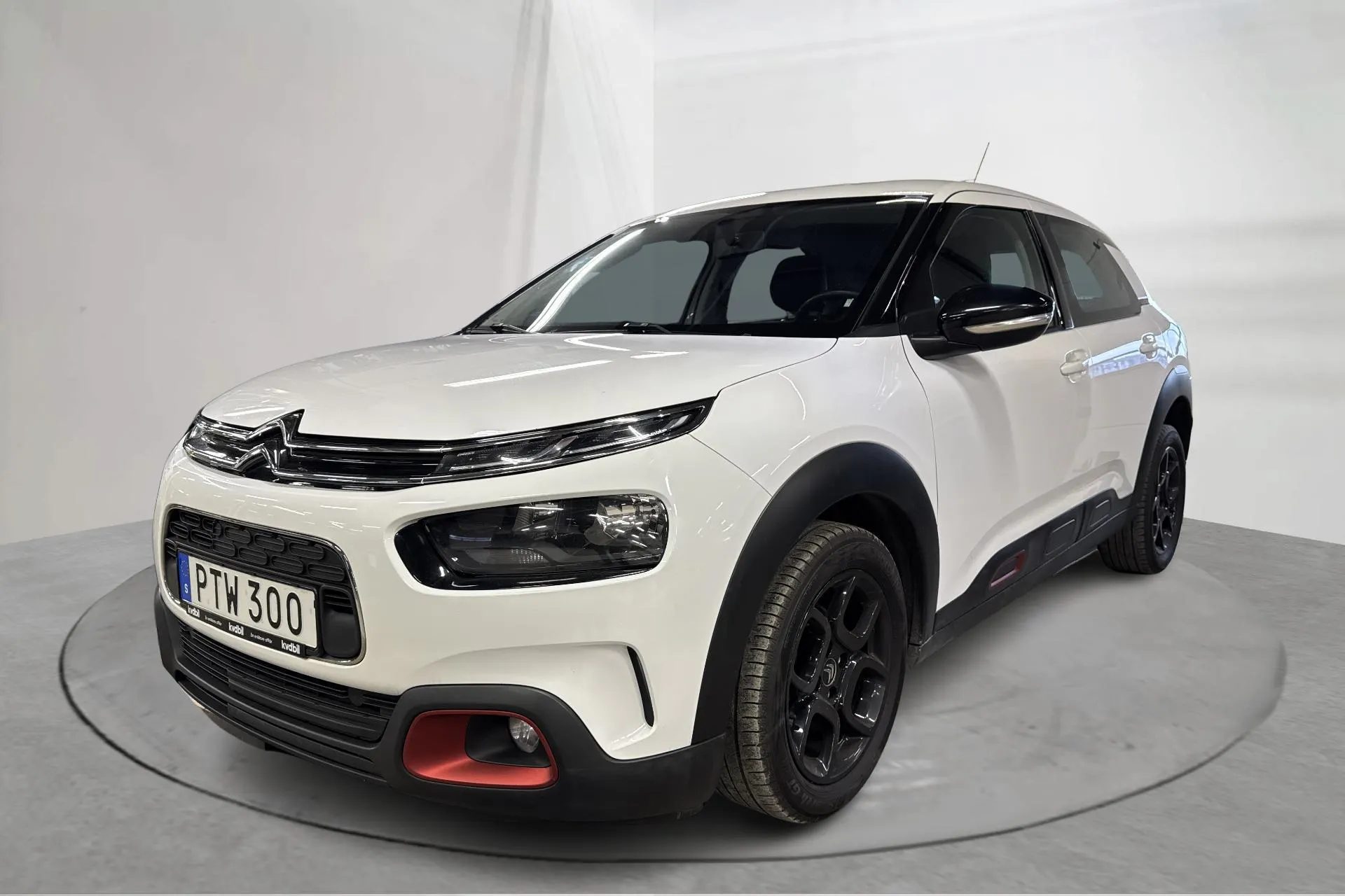 Presentationsfoto 1 av 13: Citroën C4 Cactus PureTech (110hk) - 18 144 mil - Manuell - vit - 2018