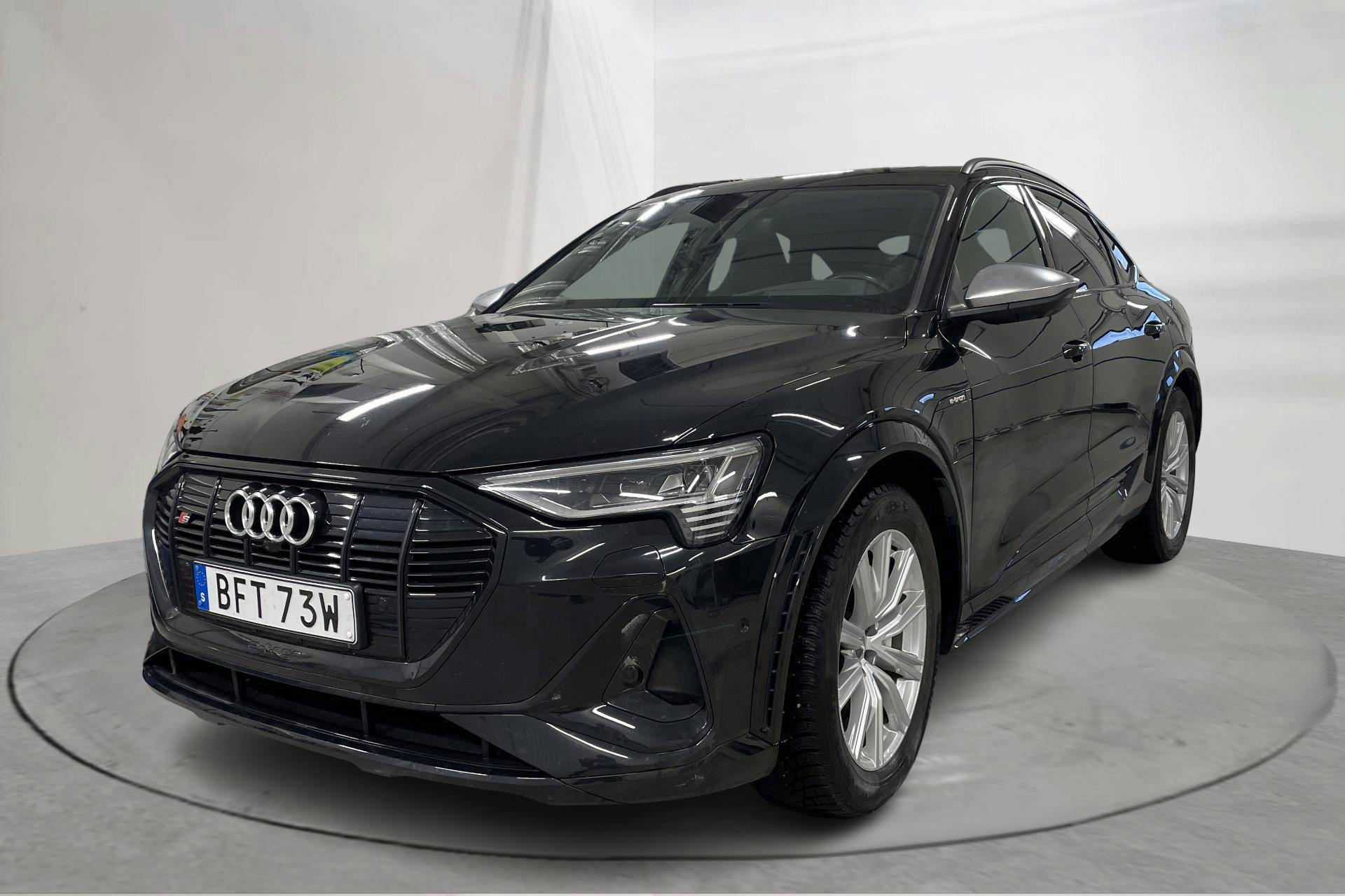 Presentation photo 1 of 22: Audi e-tron S Sportback quattro 95kWh (503hk) - 24 080 km - Automatic - black - 2021
