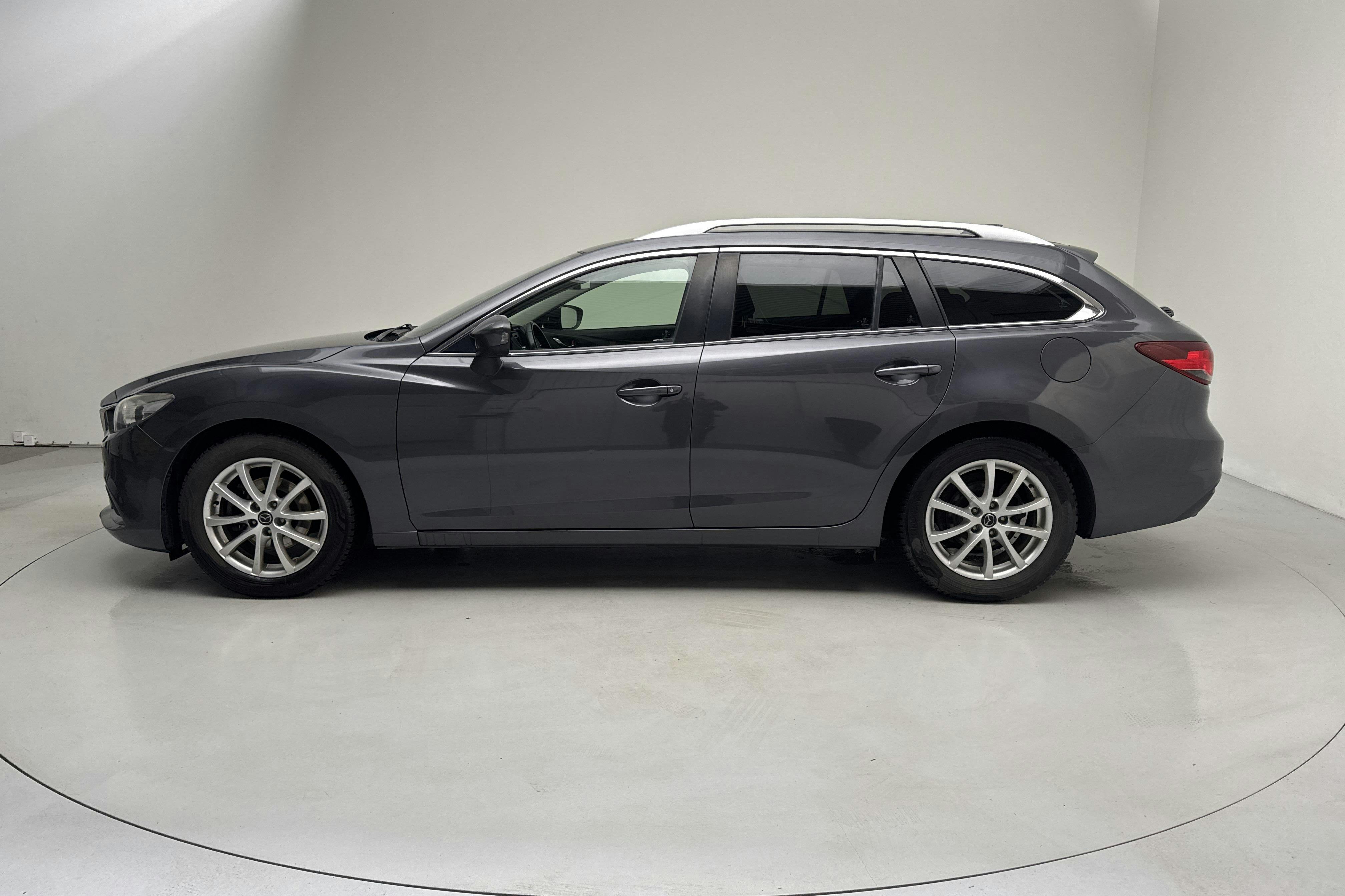 Presentation photo 2 of 13: Mazda 6 2.0 Kombi (165hk) - 168 330 km - Automatic - gray - 2013