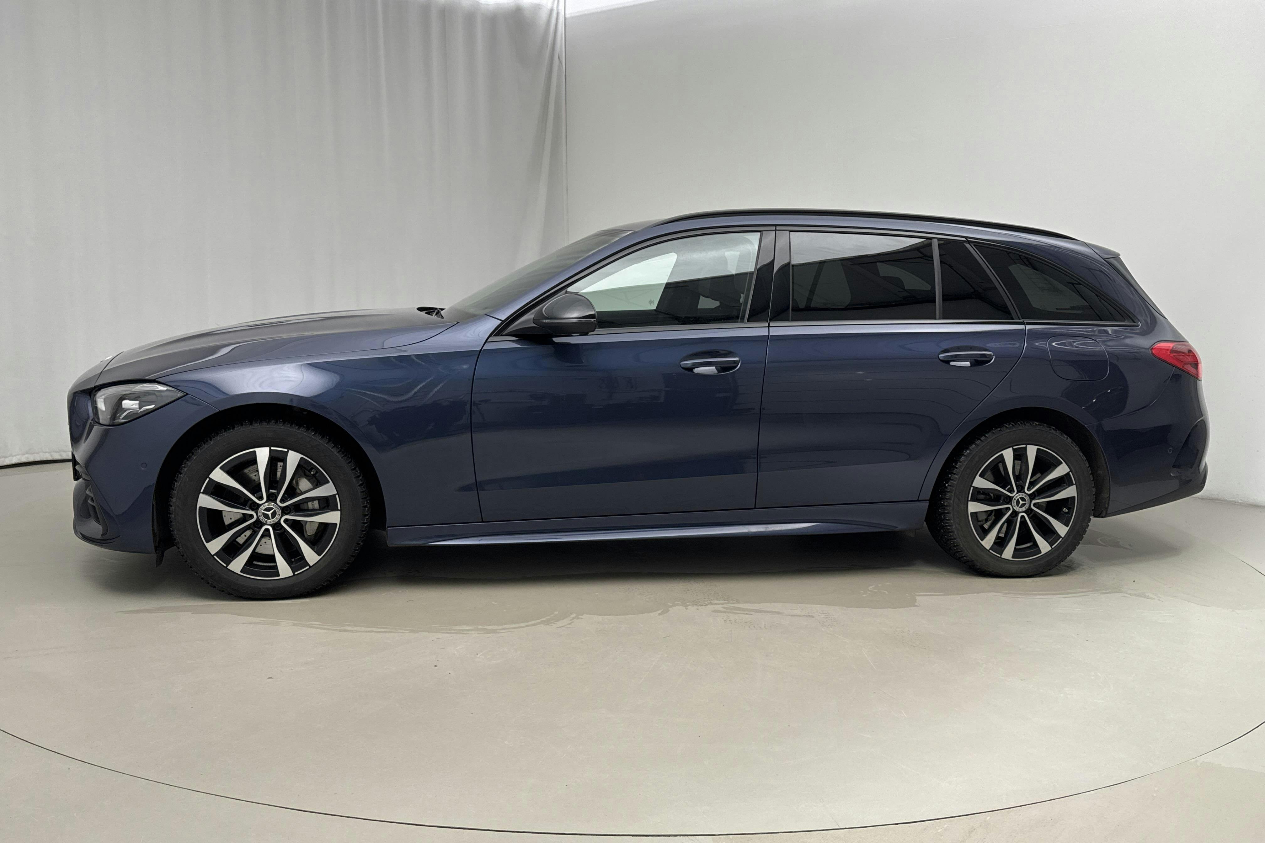 Presentation photo 2 of 22: Mercedes C 300 e Kombi S206 (333hk) - 46 840 km - Automatic - blue - 2023