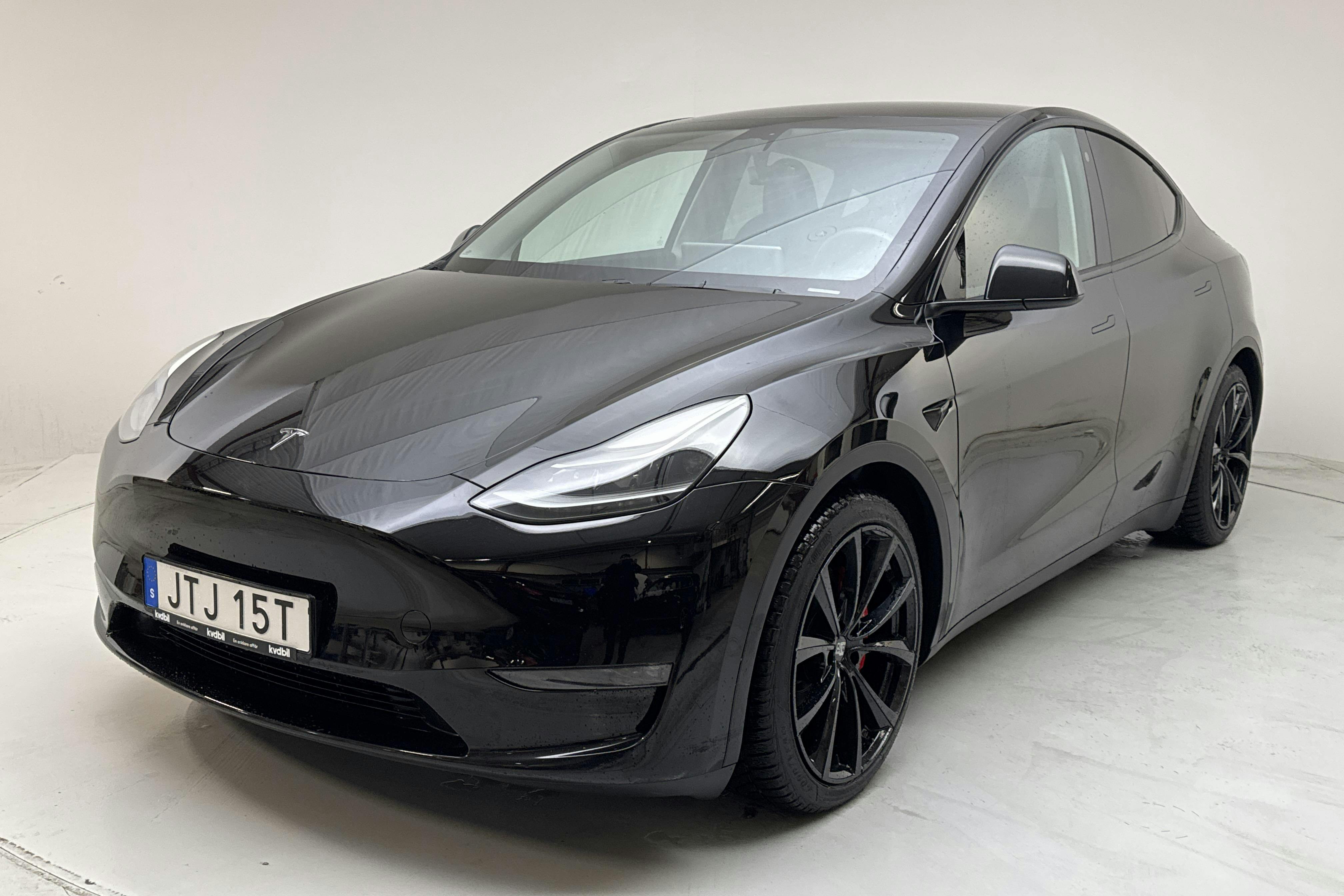 Presentationsfoto 1 av 18: Tesla Model Y Performance Dual Motor AWD - 6 788 mil - Automat - svart - 2023