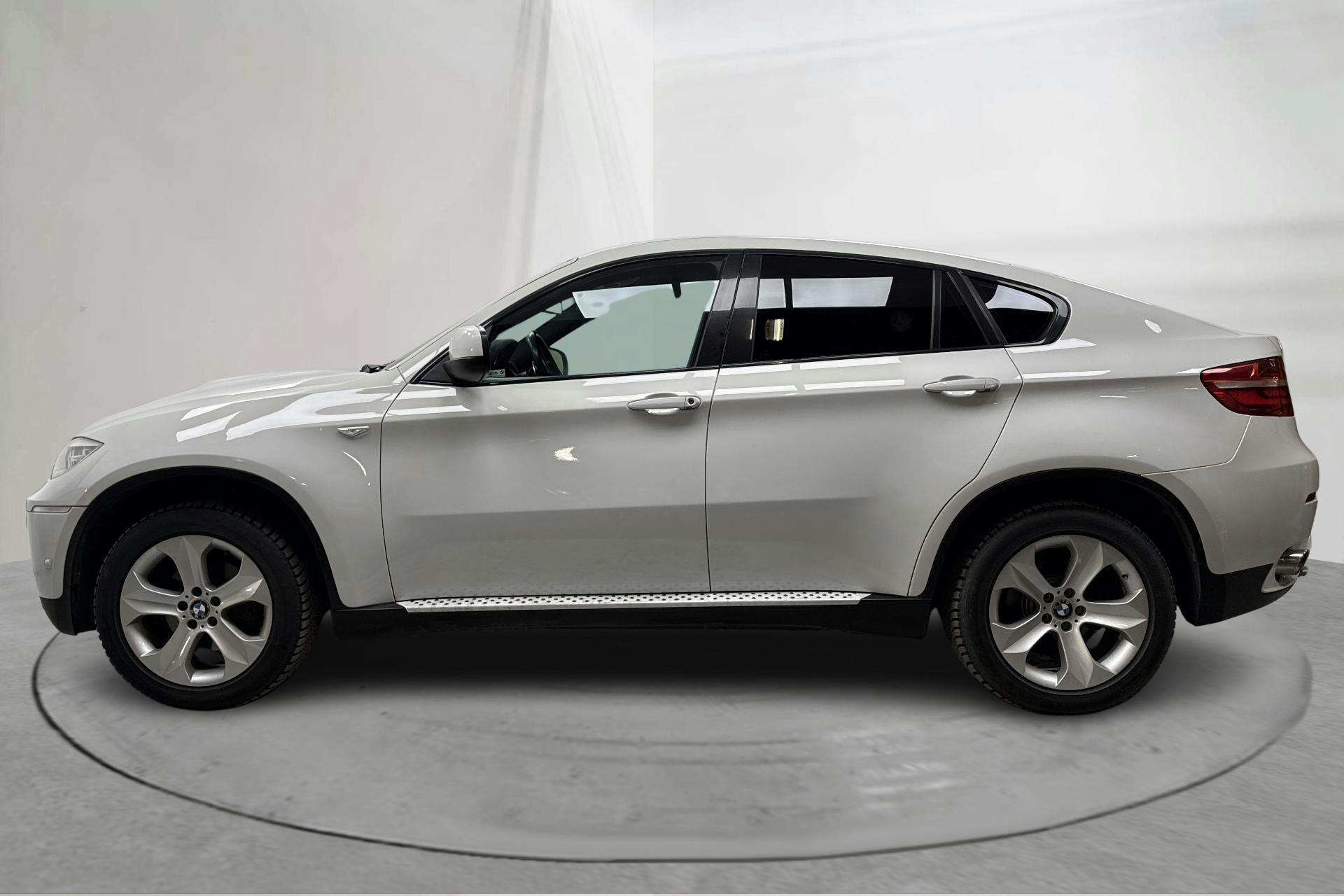 Presentationsfoto 2 av 16: BMW X6 xDrive 30d, E71 (245hk) - 18 823 mil - Automat - vit - 2013