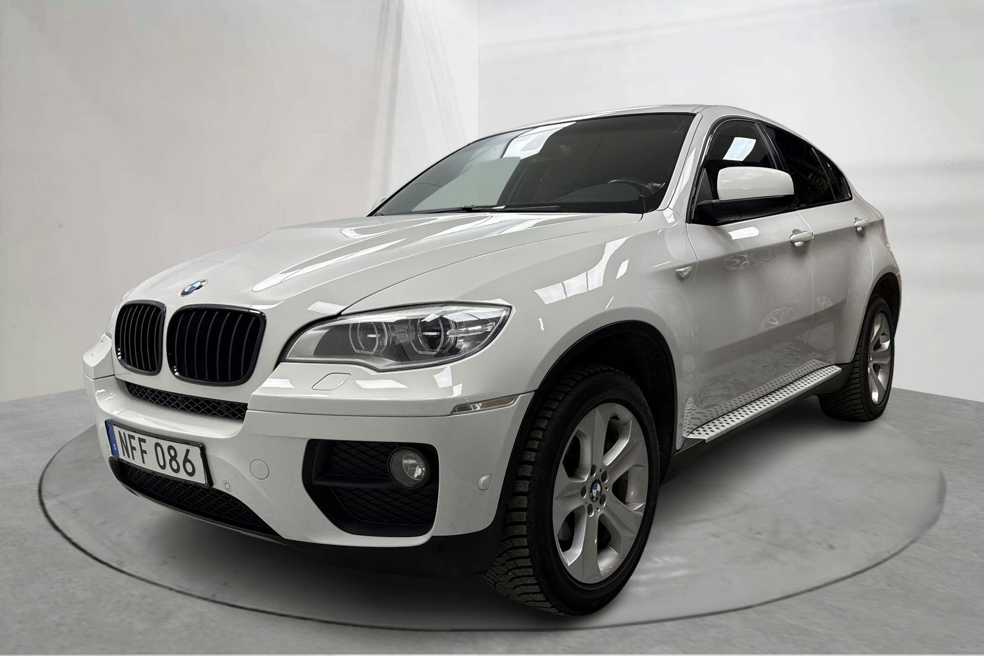 Presentationsfoto 1 av 16: BMW X6 xDrive 30d, E71 (245hk) - 18 823 mil - Automat - vit - 2013