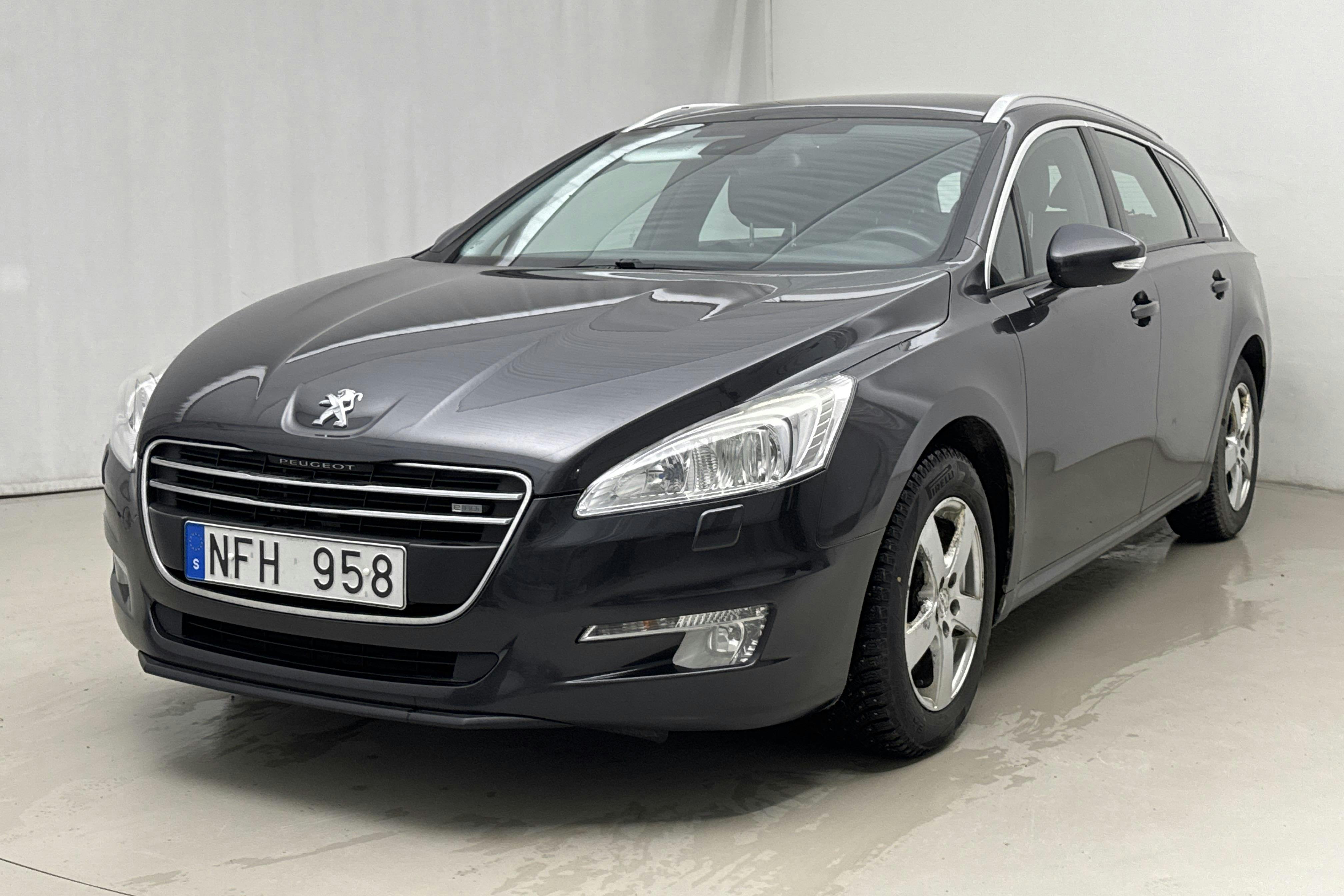 Presentation photo 1 of 16: Peugeot 508 SW 1.6 HDi (114hk) - 146 520 km - Automatic - gray - 2013