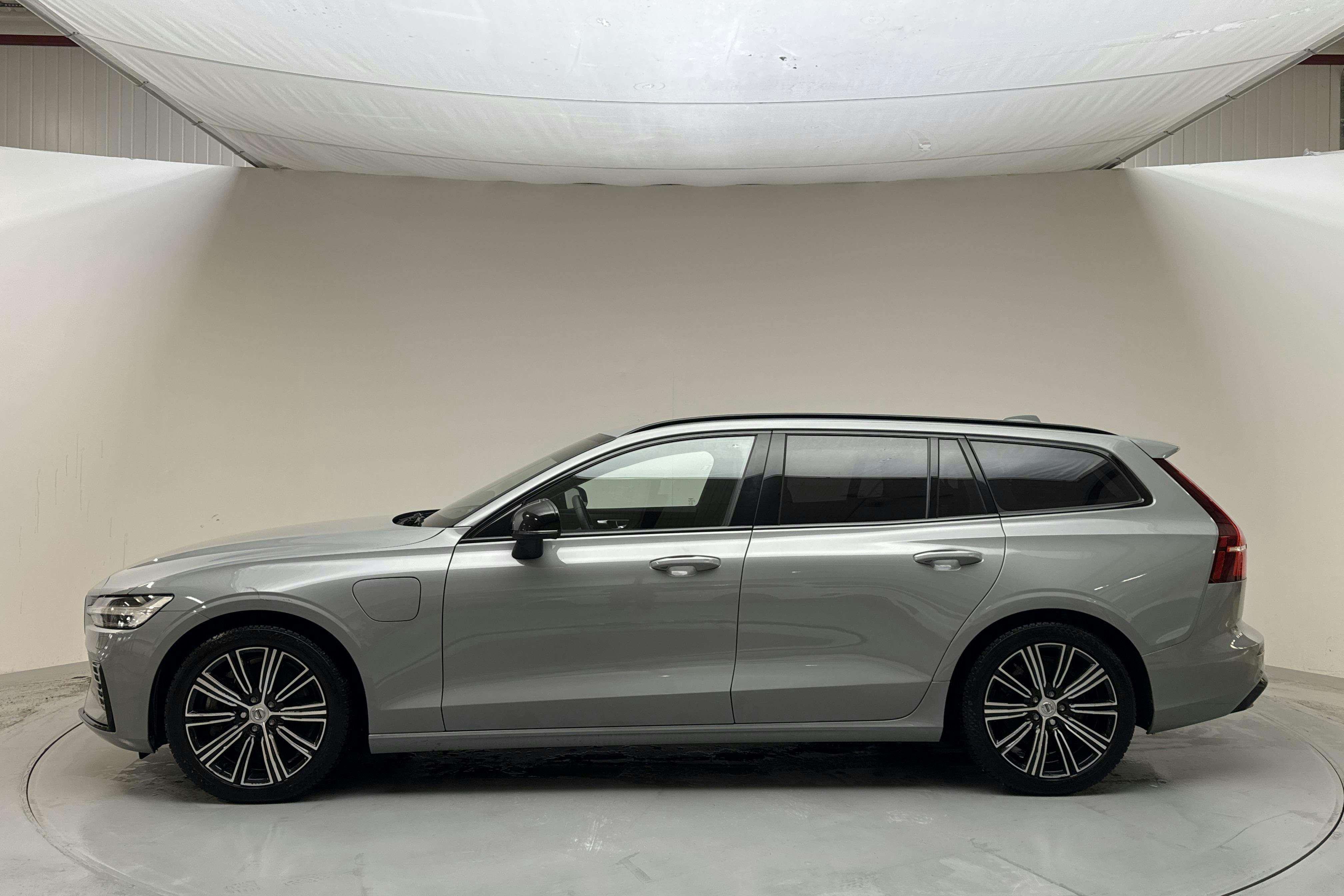 Presentation photo 2 of 17: Volvo V60 T6 AWD Recharge (350hk) - 59 980 km - Automatic - gray - 2024
