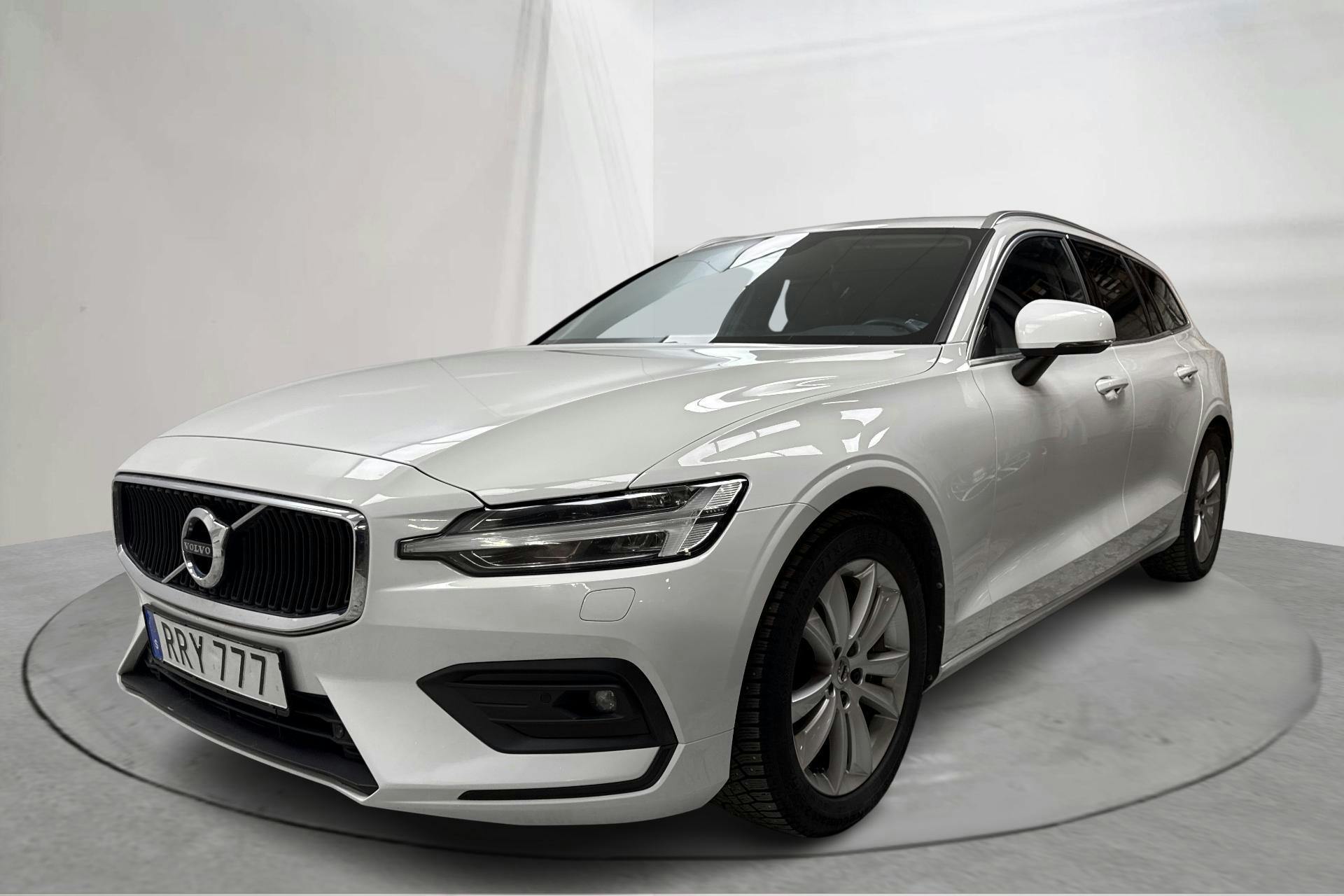Presentation photo 1 of 17: Volvo V60 D4 (190hk) - 155 740 km - Automatic - white - 2019