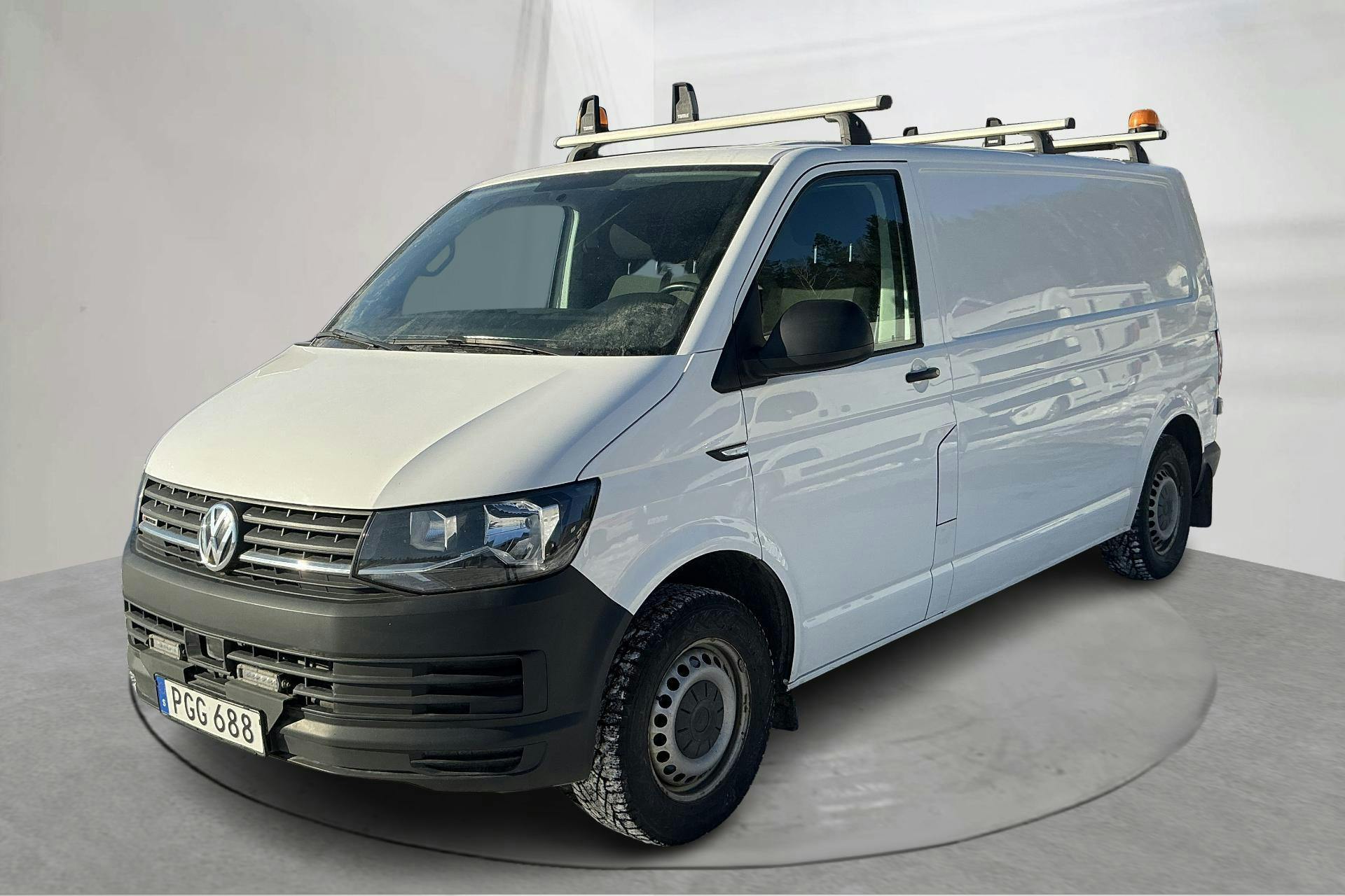 Presentationsfoto 1 av 13: VW Transporter T6 2.0 TDI BMT Skåp 4MOTION (150hk) - 17 314 mil - Manuell - vit - 2017