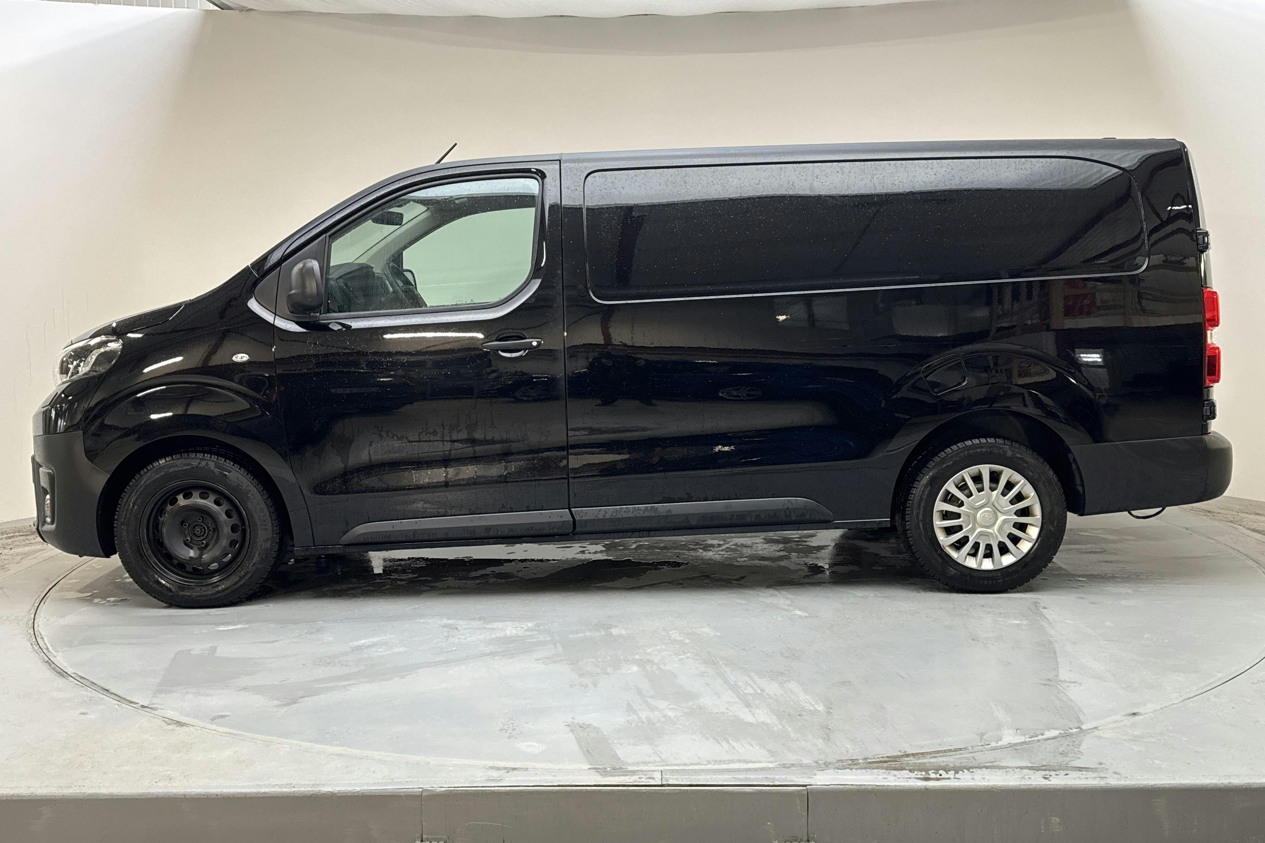 Presentation photo 2 of 13: Toyota ProAce 2.0 D-4D (144hk) - 113 730 km - Manual - black - 2022