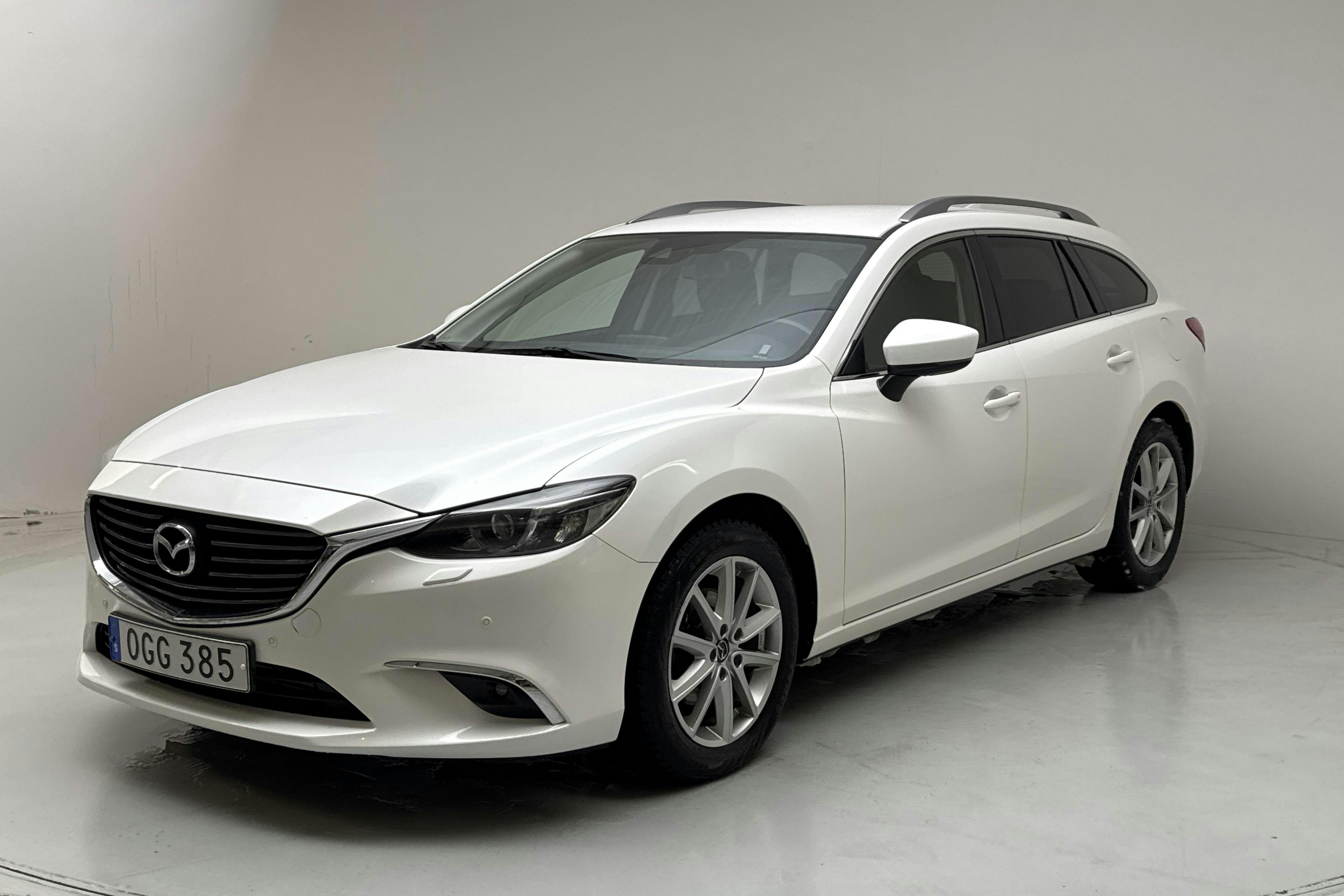 Presentation photo 1 of 14: Mazda 6 2.2 DE Kombi AWD (150hk) - 179 440 km - Automatic - white - 2017