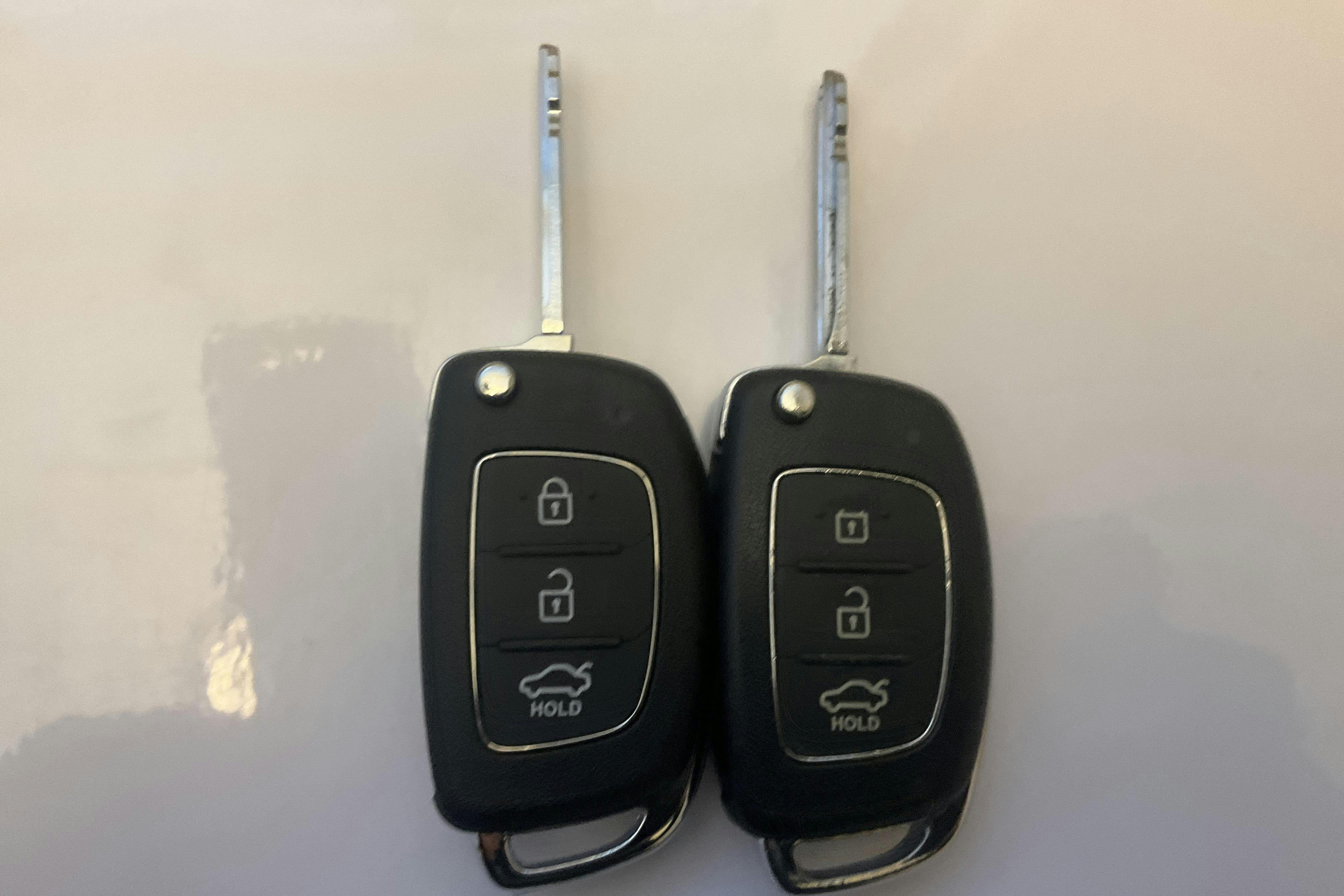 Presentationsfoto 13 av 13: Hyundai i10 1.0 (66hk) - 8 741 mil - Manuell - orange - 2016