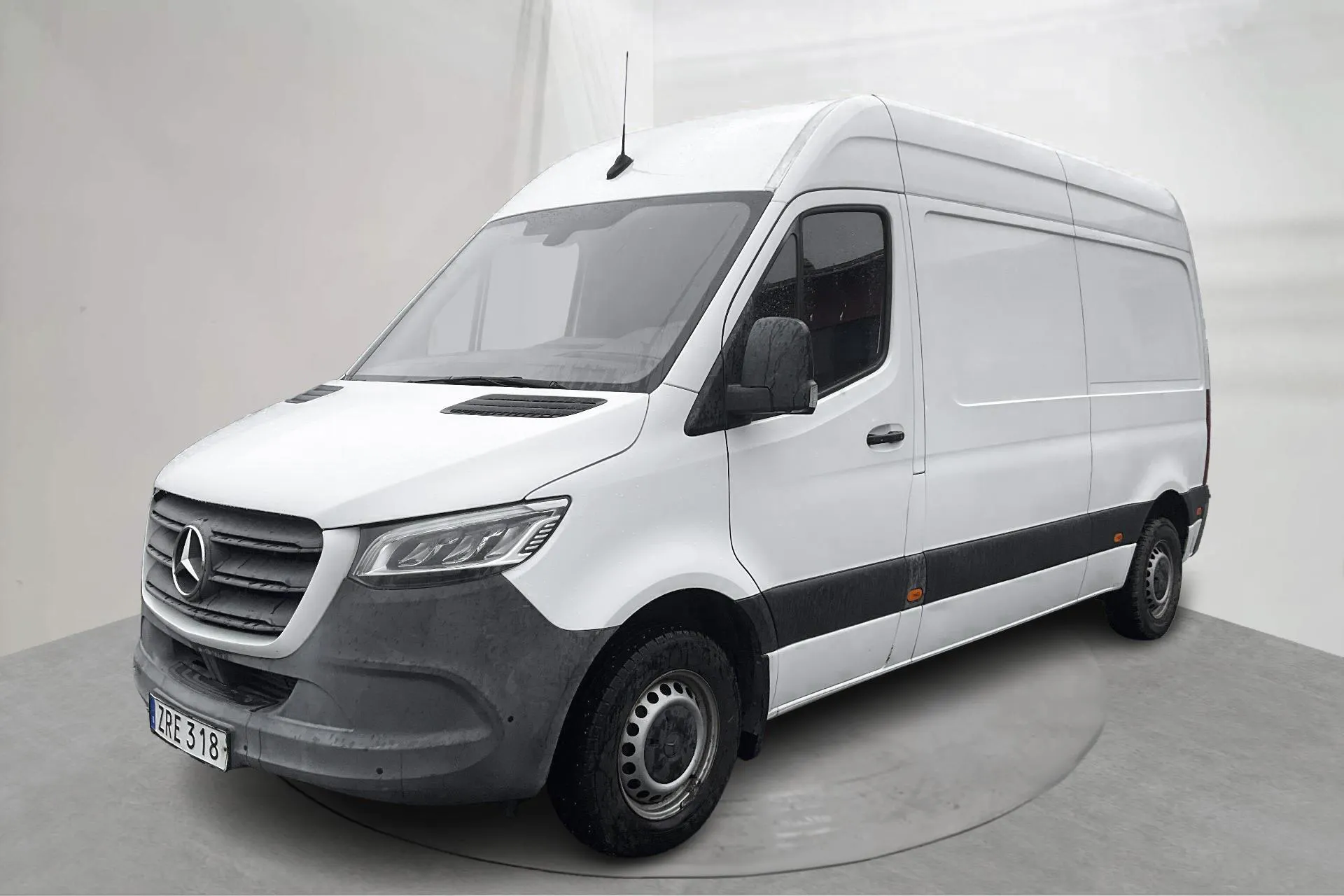 Presentation photo 1 of 16: Mercedes Sprinter 314 CDI Skåp 2WD (143hk) - 190 750 km - Automatic - white - 2019