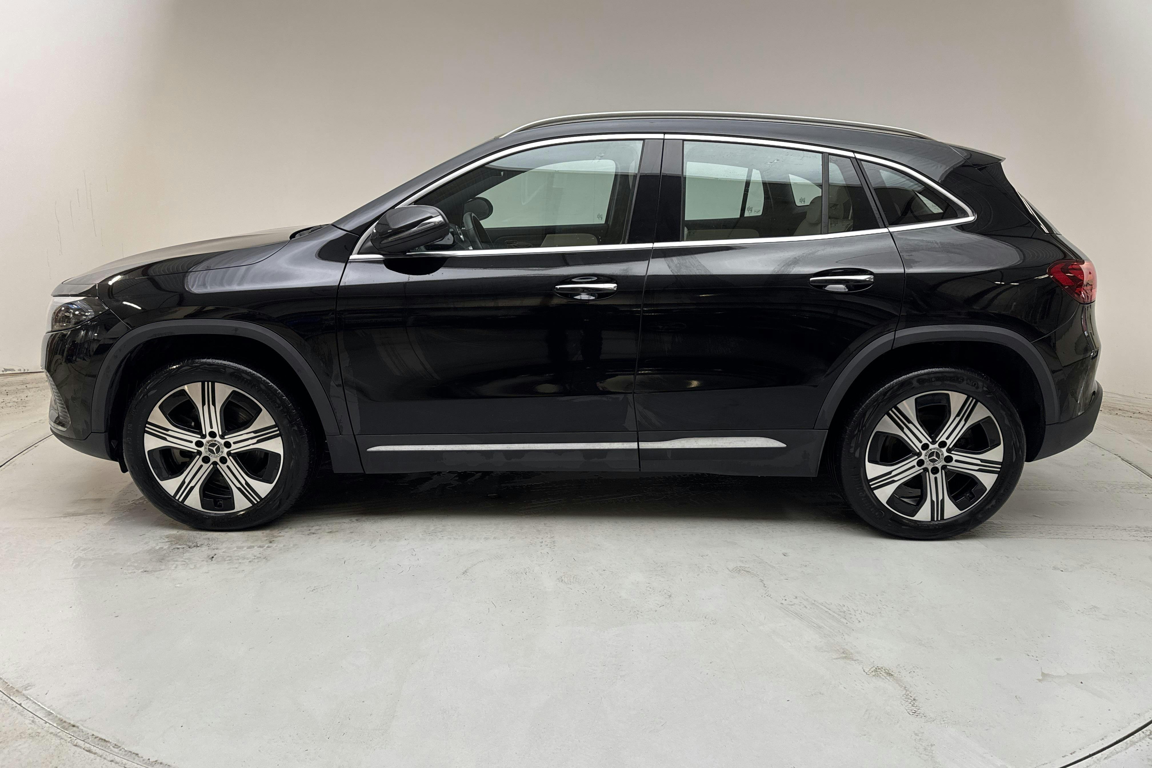 Presentation photo 2 of 17: Mercedes EQA 250+ H243 (190hk) - 49 330 km - Automatic - 2024