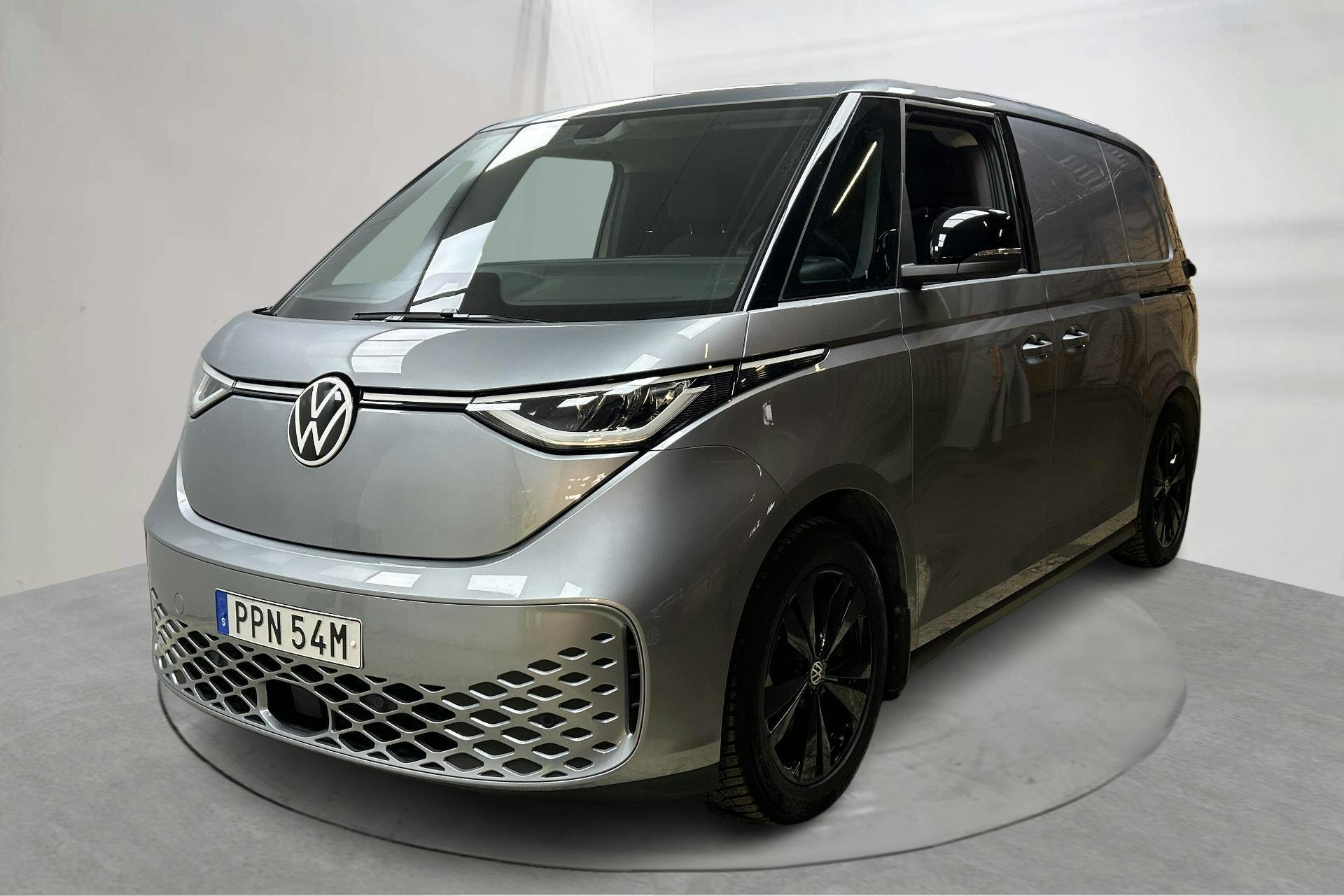 Presentation photo 1 of 19: VW ID. Buzz Cargo (204hk) - 18 690 km - Automatic - silver - 2023