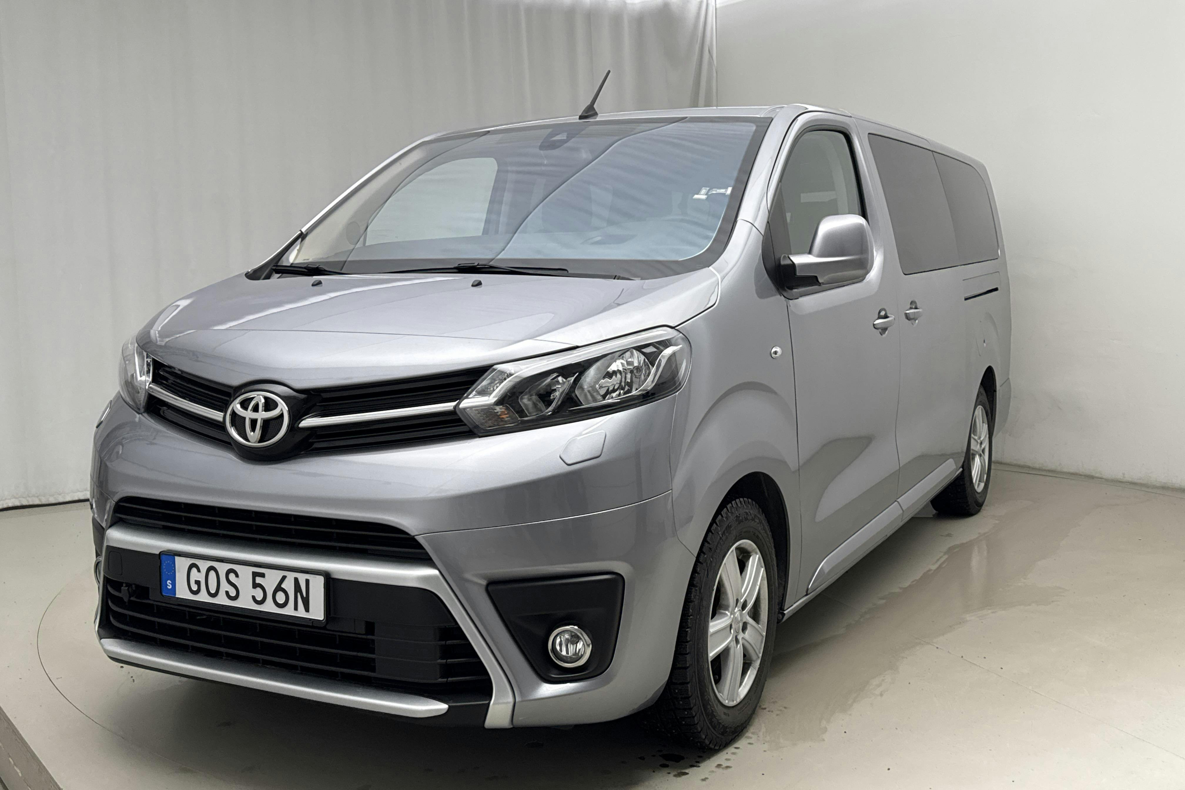 Presentationsfoto 1 av 16: Toyota PROACE Verso 1.5D (120hk) - 6 102 mil - Automat - silver - 2021