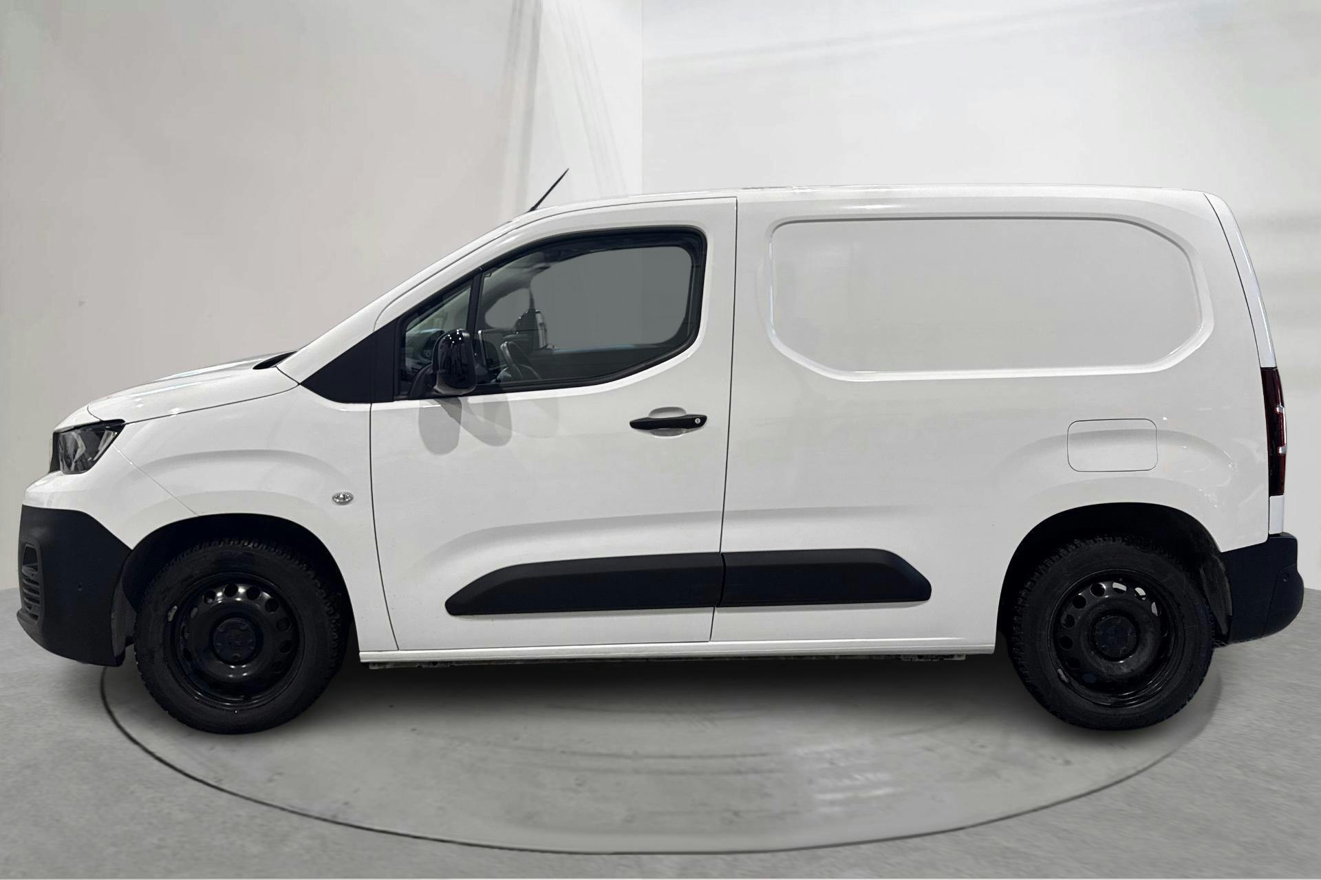 Presentation photo 2 of 15: Peugeot e-Partner 50kWh (136hk) - 25 670 km - Automatic - white - 2022