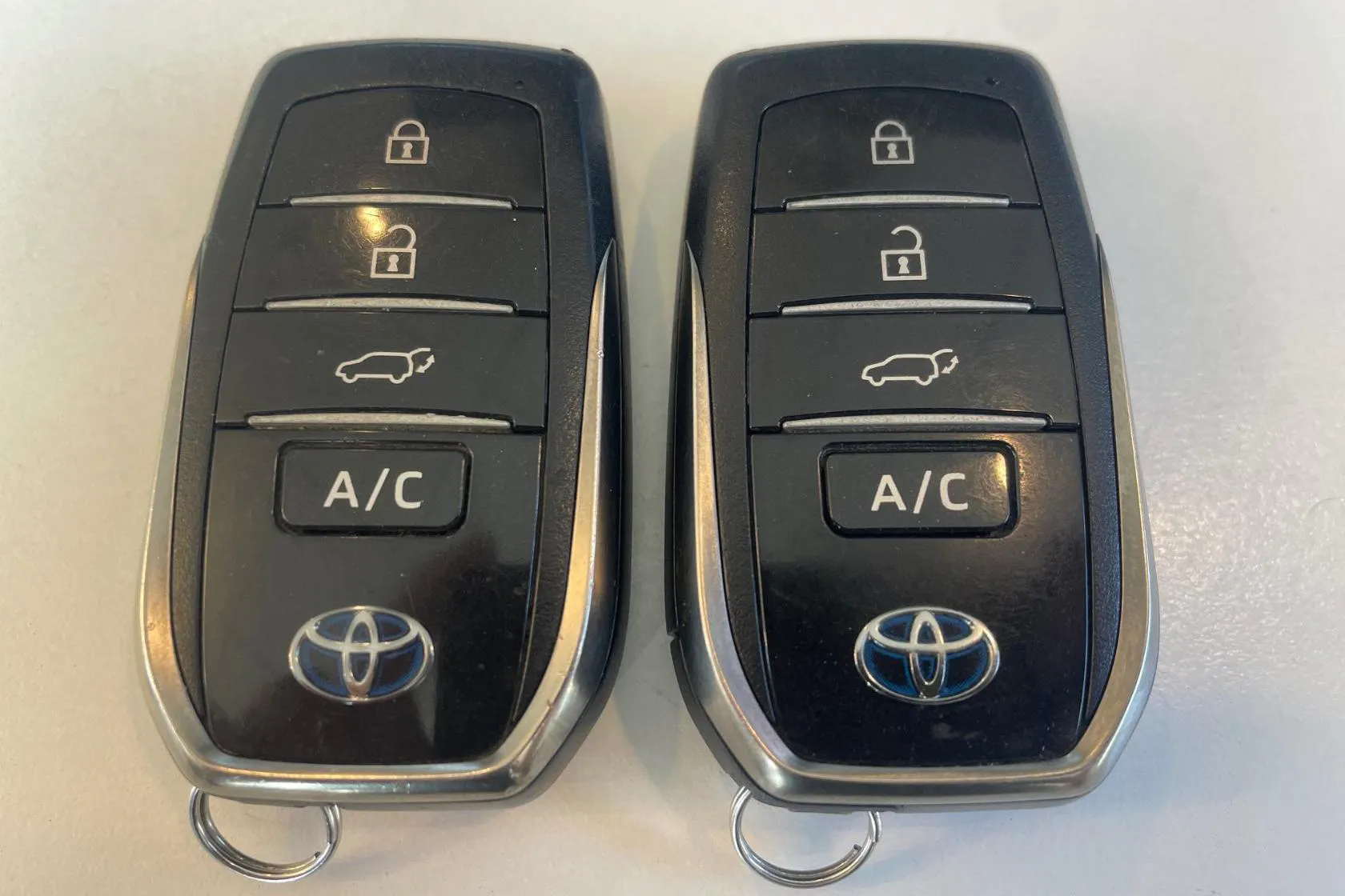 Presentationsfoto 20 av 20: Toyota RAV4 2.5 Plug-in Hybrid AWDi (306hk) - 9 092 mil - Automat - Dark Grey - 2020