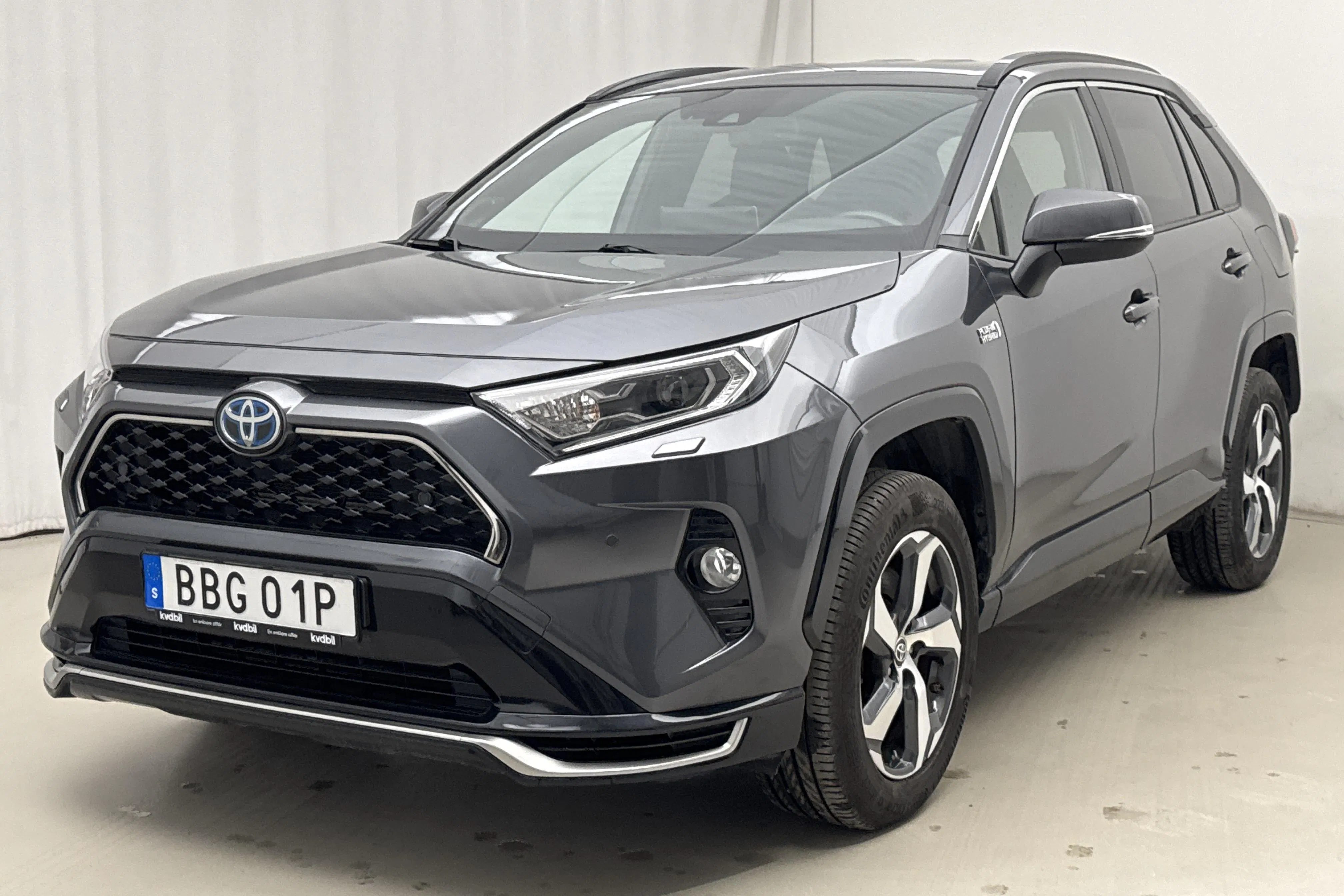 Presentationsfoto 1 av 20: Toyota RAV4 2.5 Plug-in Hybrid AWDi (306hk) - 9 092 mil - Automat - Dark Grey - 2020