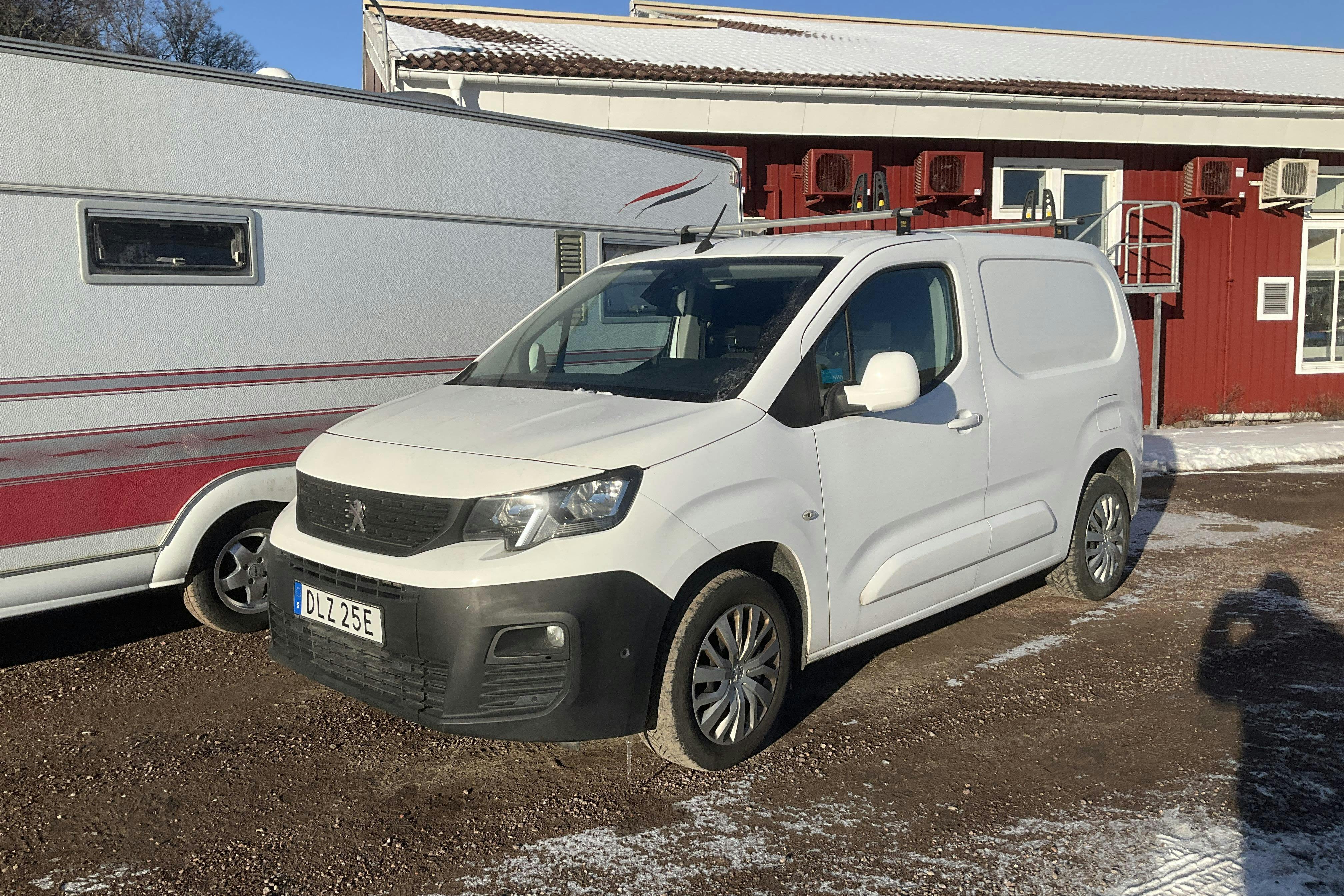 Presentation photo 1 of 13: Peugeot Partner 1.5 HDI Skåp (75hk) - 135 980 km - Manual - white - 2020