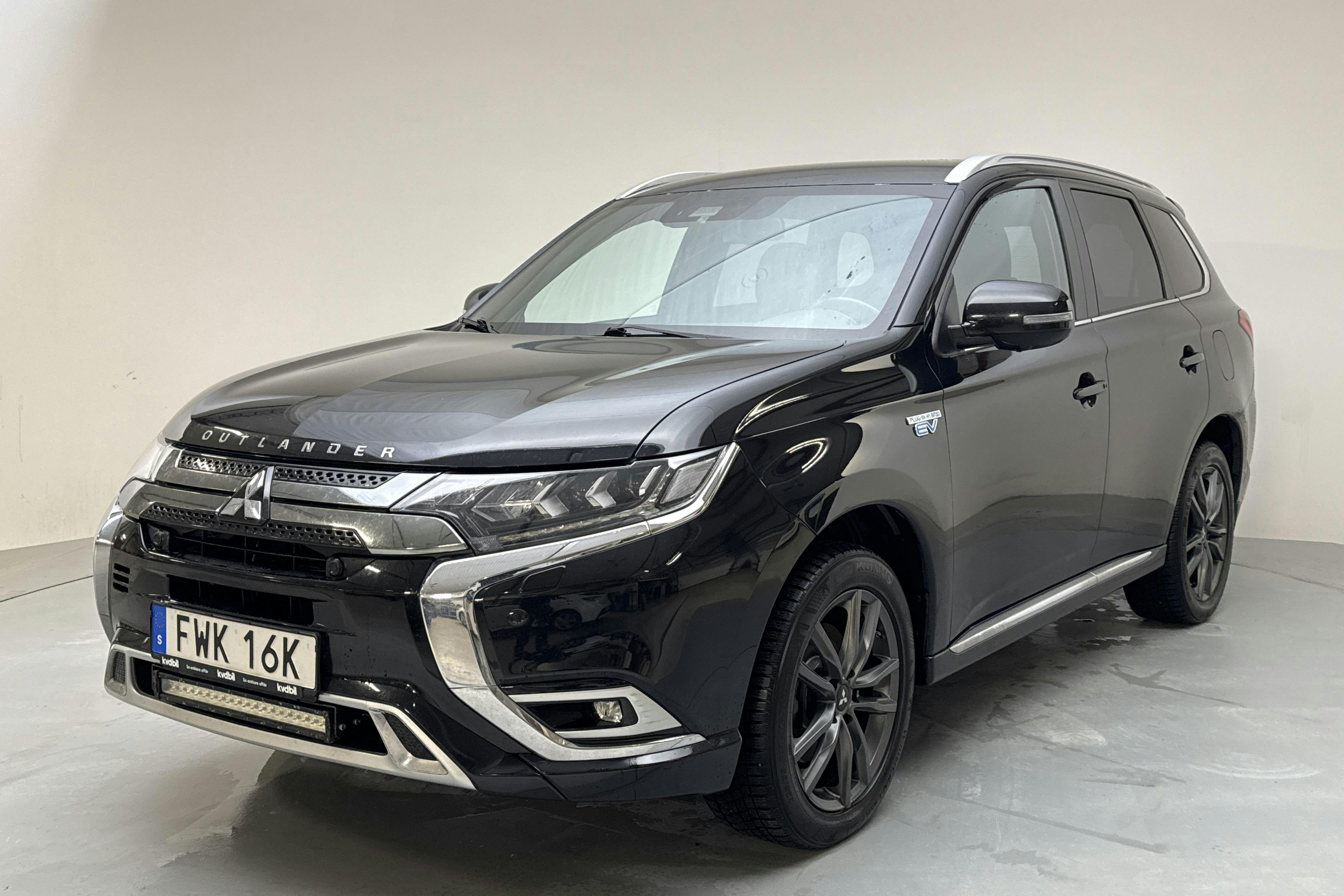 Presentationsfoto 1 av 15: Mitsubishi Outlander 2.4 Plug-in Hybrid 4WD (136hk) - 12 681 mil - Automat - svart - 2019