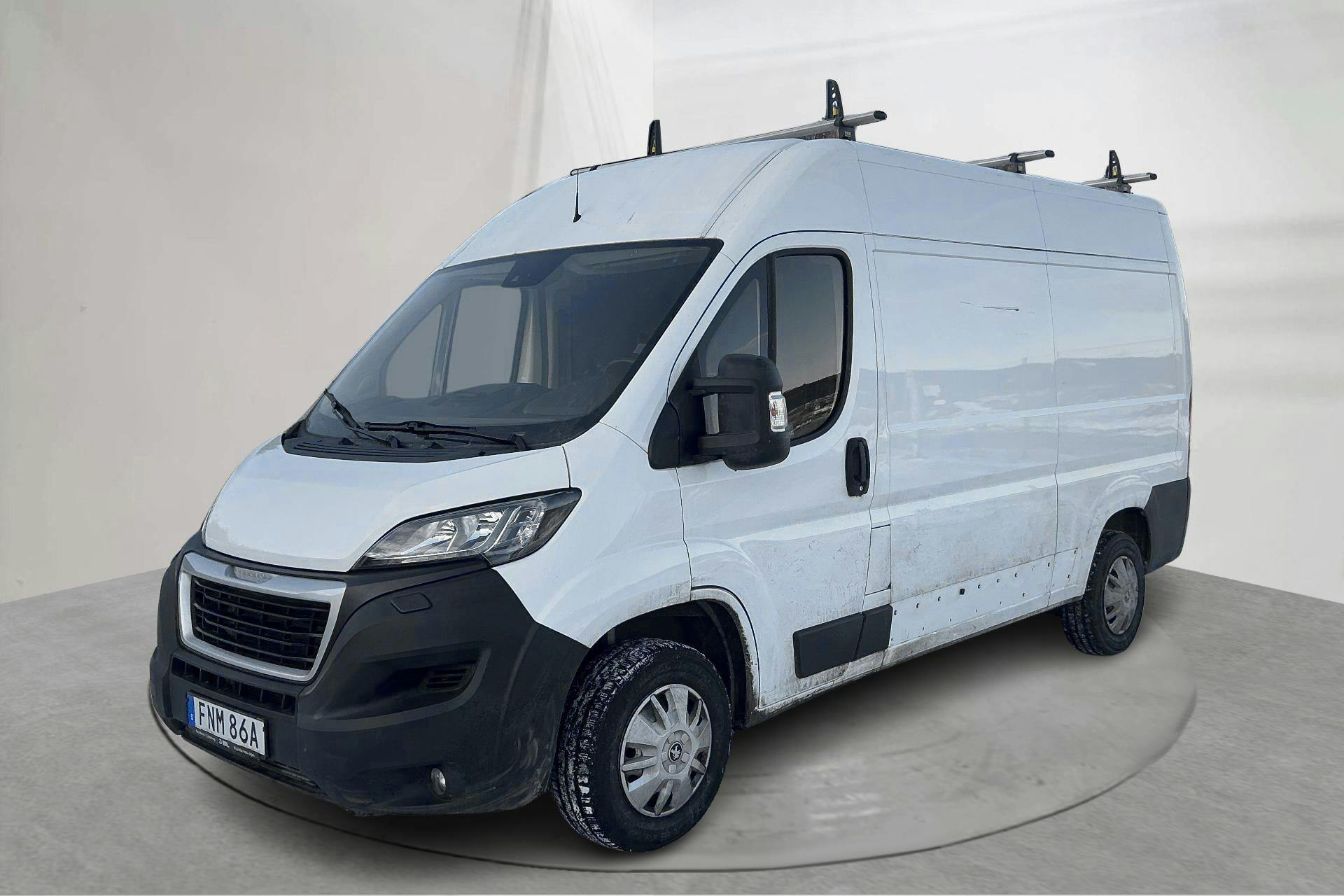 Presentationsfoto 1 av 13: Peugeot Boxer 335 2.0 BlueHDi Skåp (140hk) - 5 508 mil - Manuell - vit - 2020