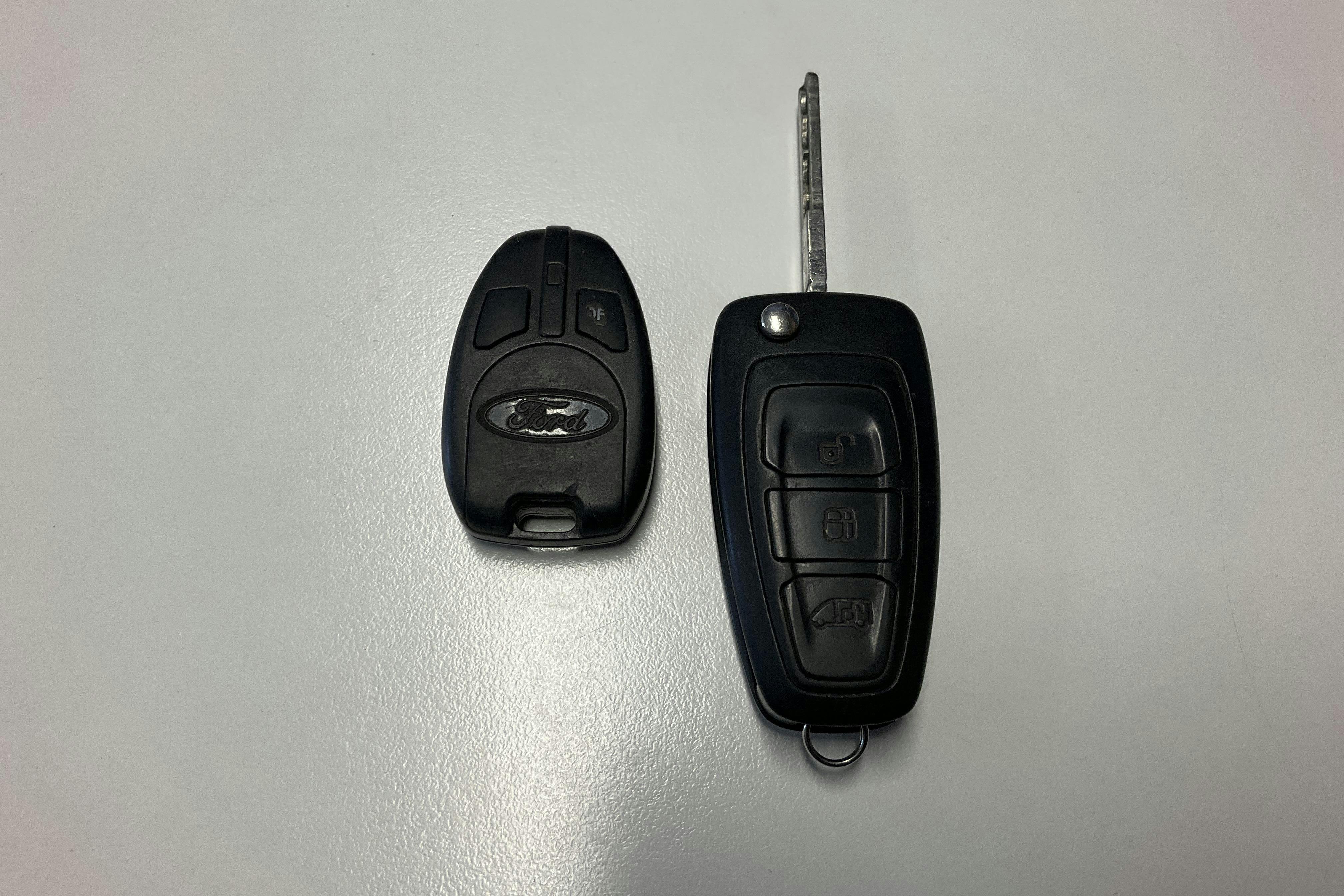 Esitlusfoto 13 aadressil 13: Ford Transit 350 2.0 TDCi AWD Skåp (130hk) - 57 870 km - Käsitsi - valge - 2017