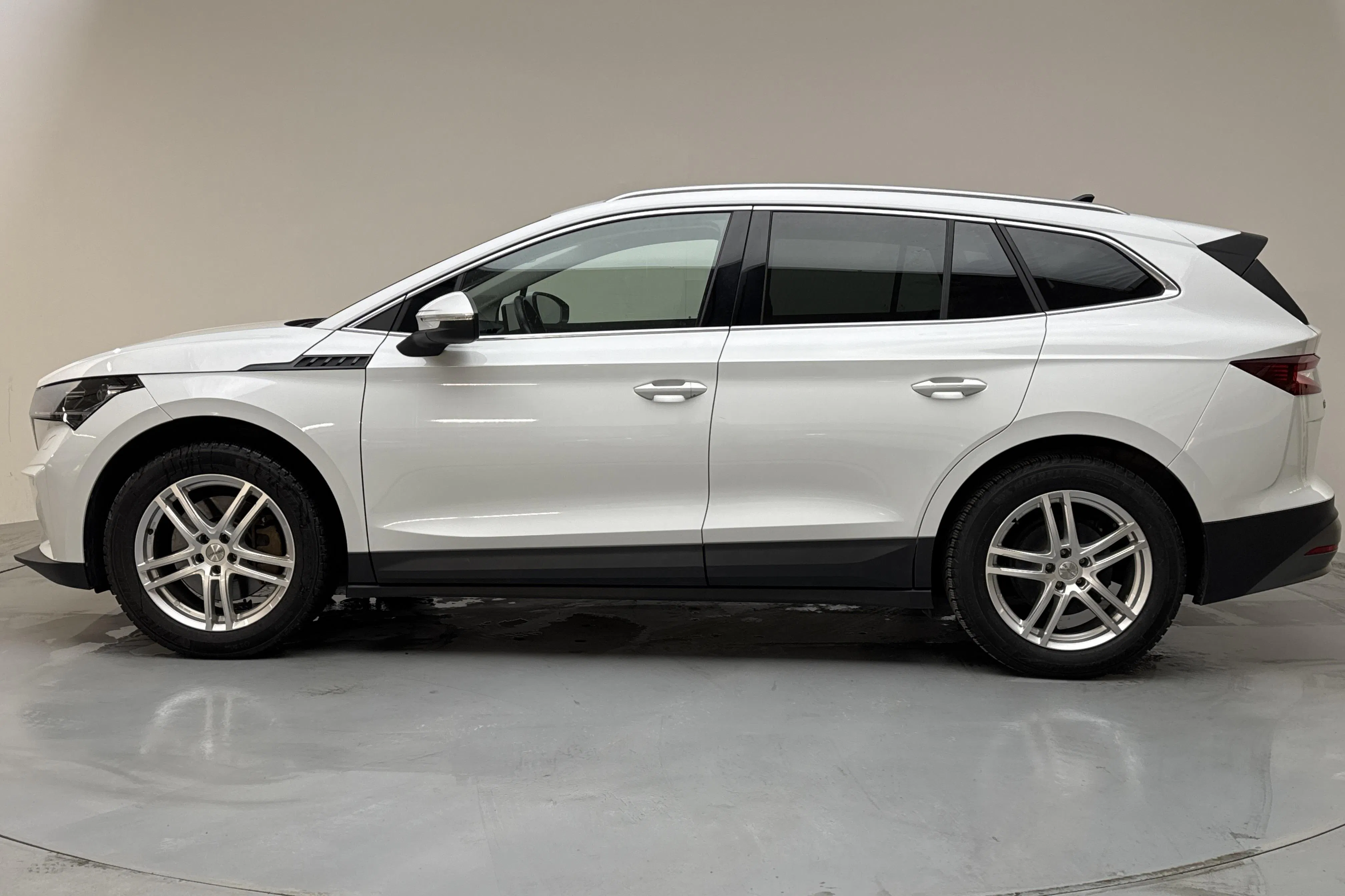 Presentation photo 2 of 18: Skoda Enyaq iV 80 (204hk) - 79 510 km - Automatic - white - 2023