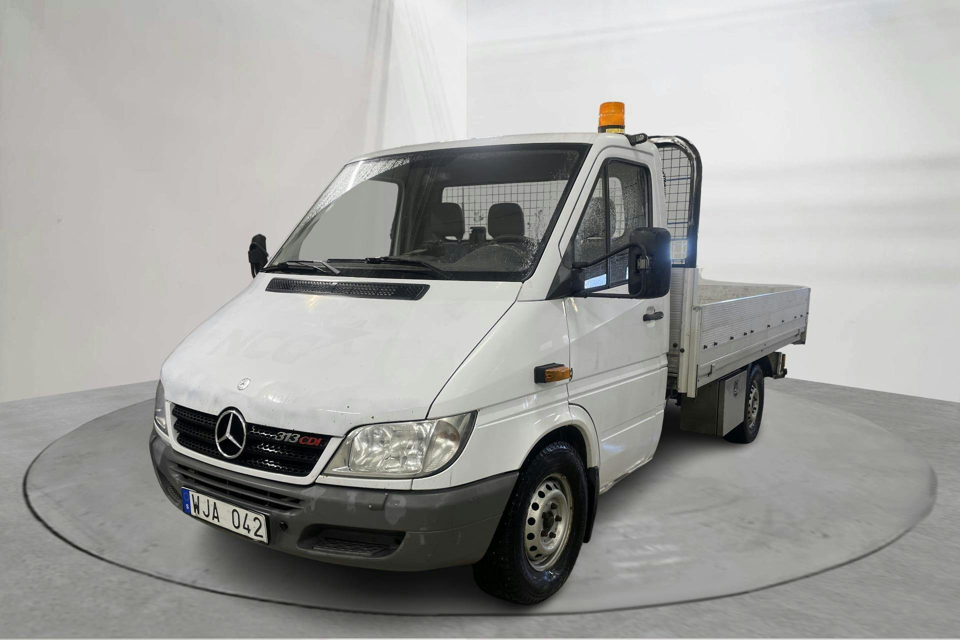 Präsentationsfoto 1 von 14: Mercedes Sprinter 313 CDI Pickup/Chassi (129hk) - 151 950 Kilometer - Handbuch - 2005