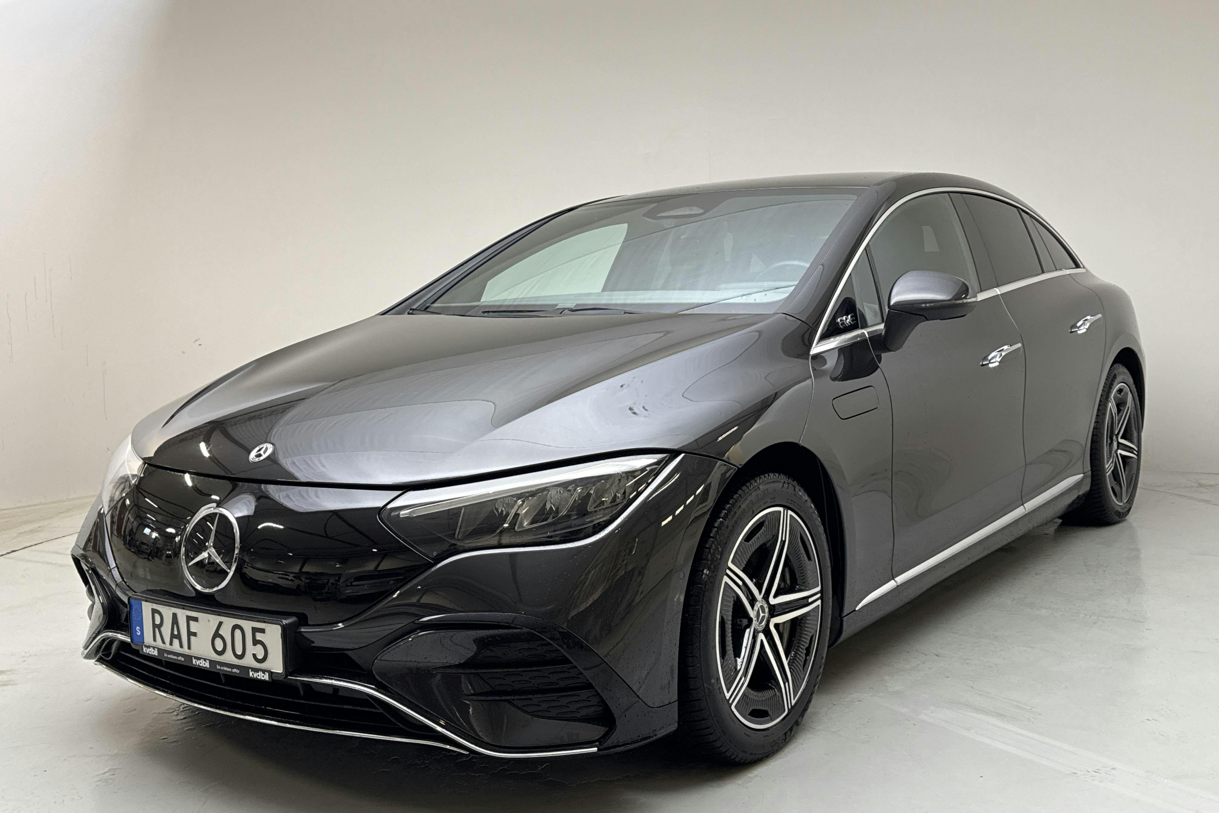 Presentationsfoto 1 av 17: Mercedes EQE 300 V295 (245hk) - 6 164 mil - Automat - grå - 2023