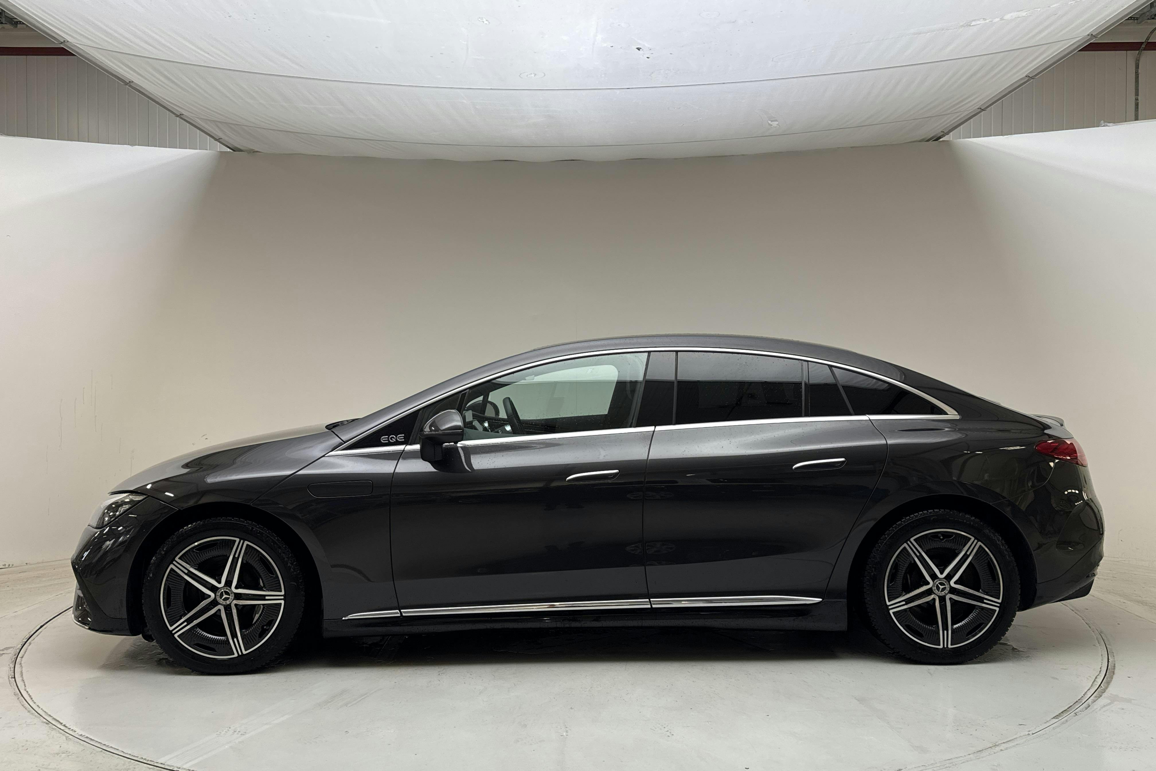 Presentationsfoto 2 av 17: Mercedes EQE 300 V295 (245hk) - 6 164 mil - Automat - grå - 2023
