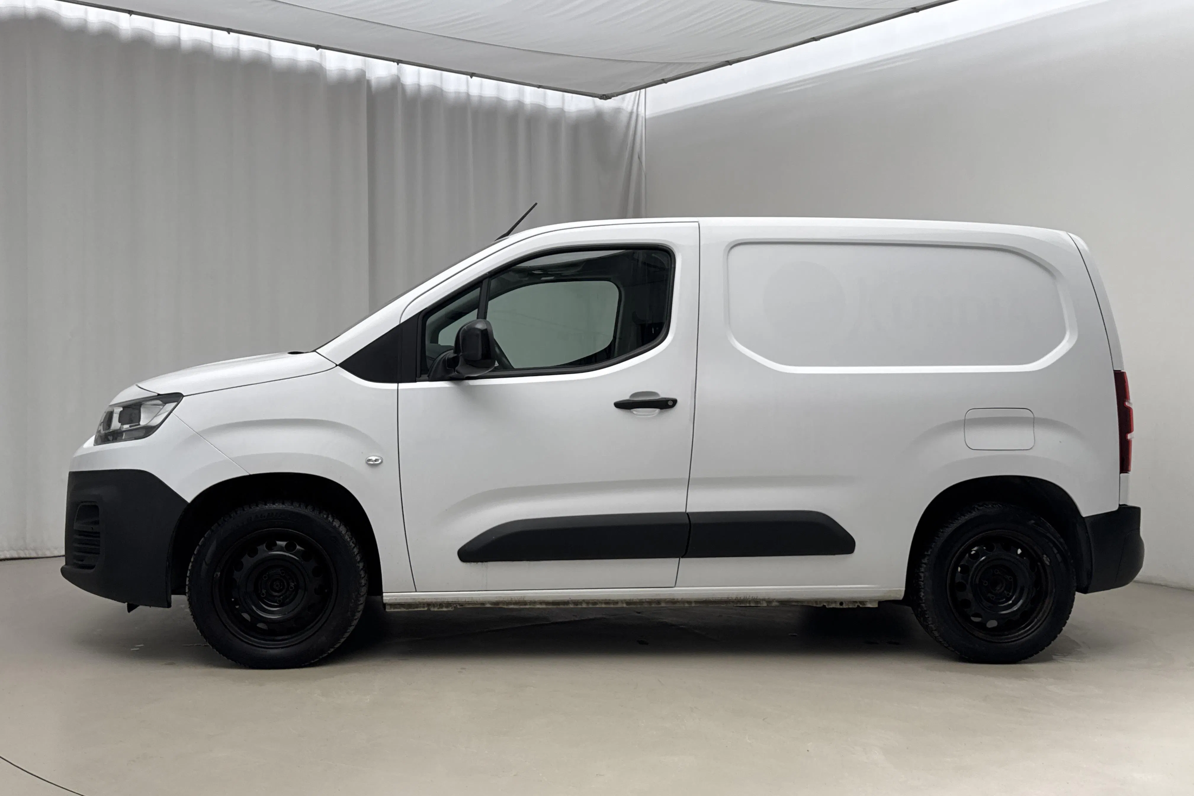 Presentation photo 2 of 20: Citroën Berlingo 1.5 BlueHDi Skåp (130hk) - 100 450 km - Automatic - white - 2022