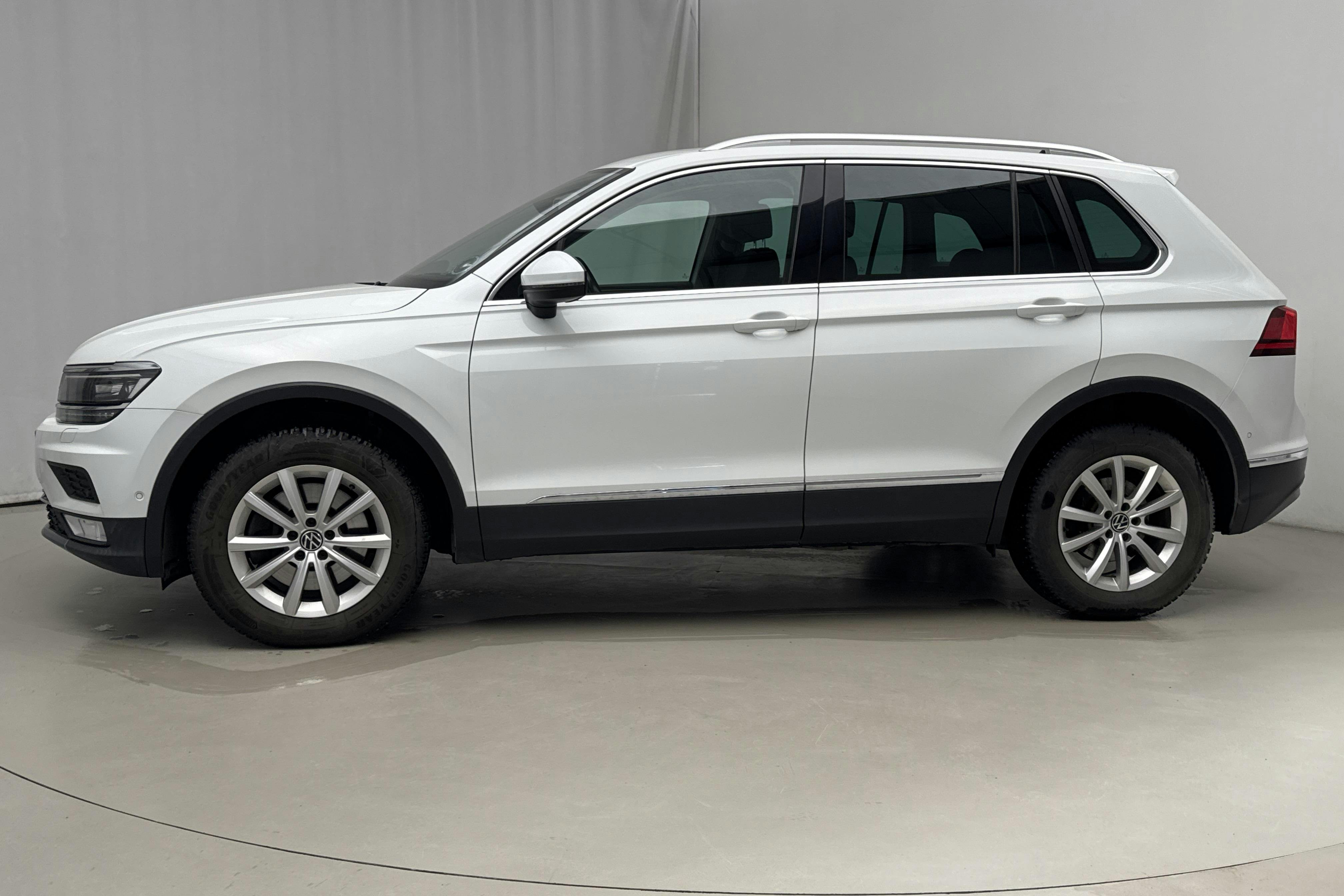 Presentation photo 2 of 16: VW Tiguan 2.0 TDI 4MOTION (190hk) - 139 700 km - Automatic - white - 2017