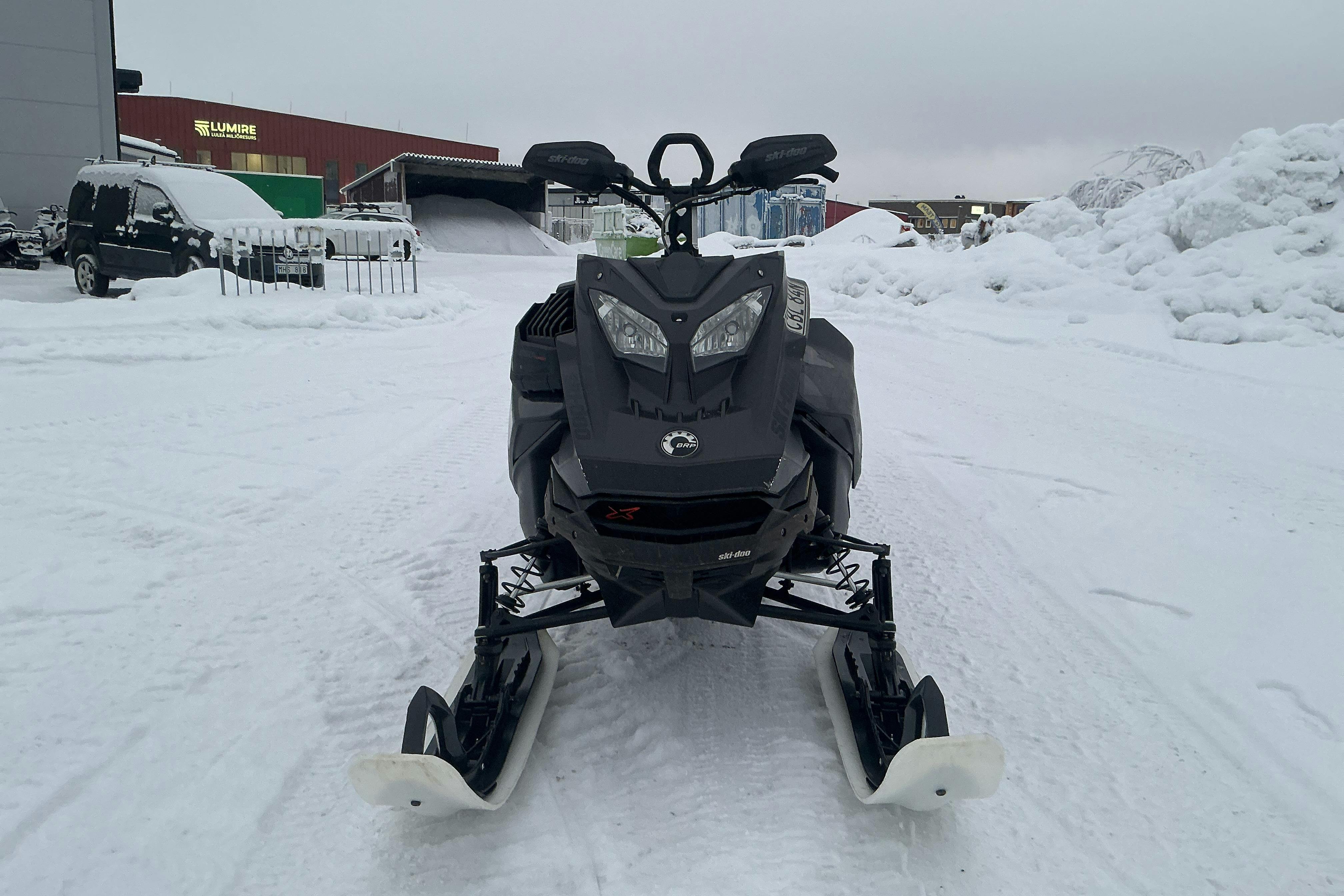 Presentationsfoto 2 av 14: ski-doo SUMMIT X Expert 850 E-TEC Turbo 165" Snöskoter - 1 119 mil - Automat - 2022