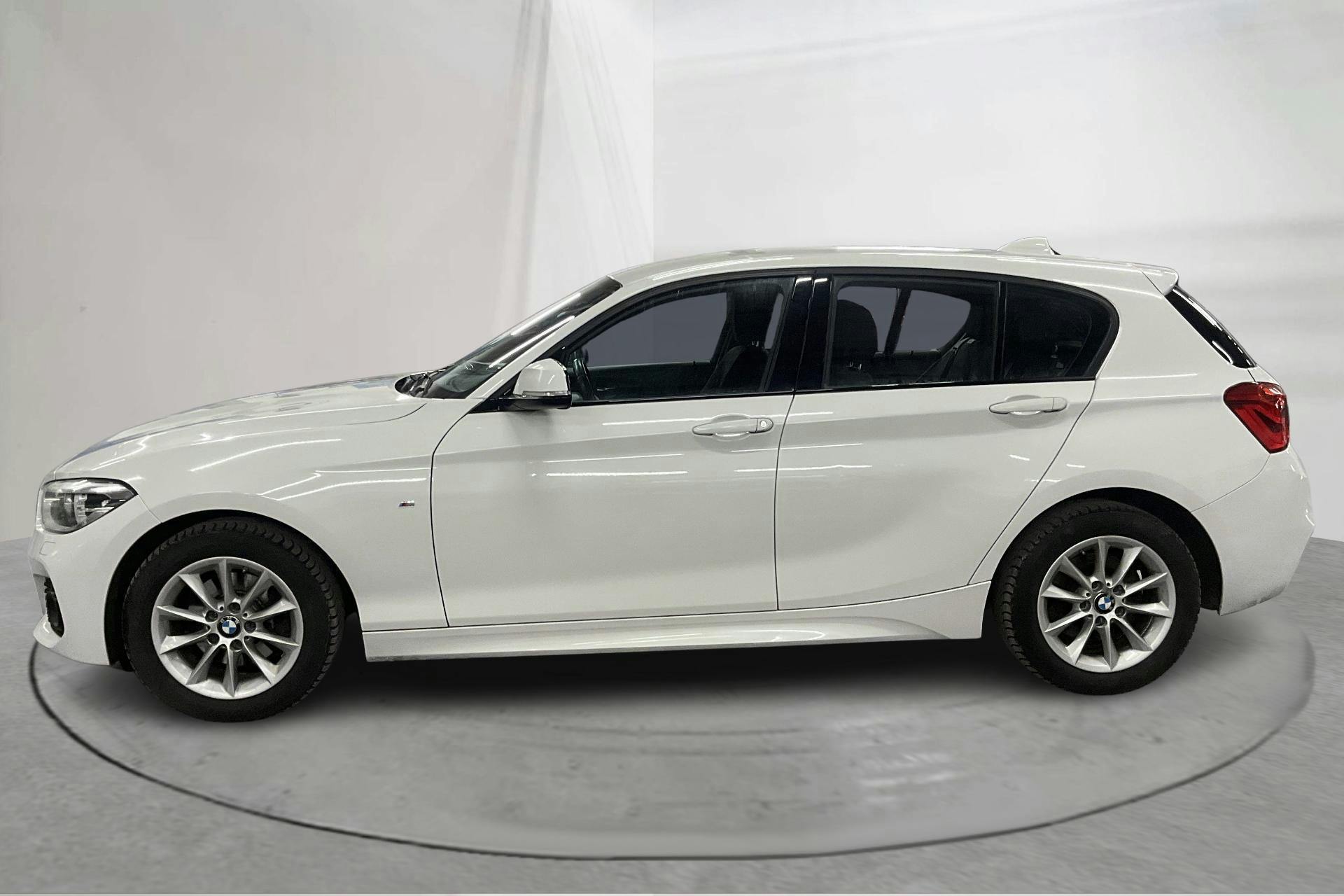Presentationsfoto 2 av 14: BMW 120d xDrive 5dr, F20 (190hk) - 18 291 mil - Automat - vit - 2019