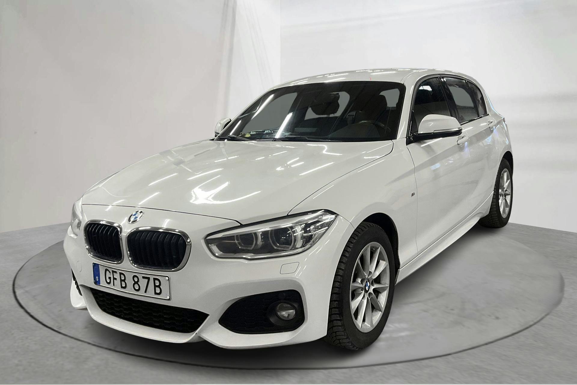 Presentationsfoto 1 av 14: BMW 120d xDrive 5dr, F20 (190hk) - 18 291 mil - Automat - vit - 2019