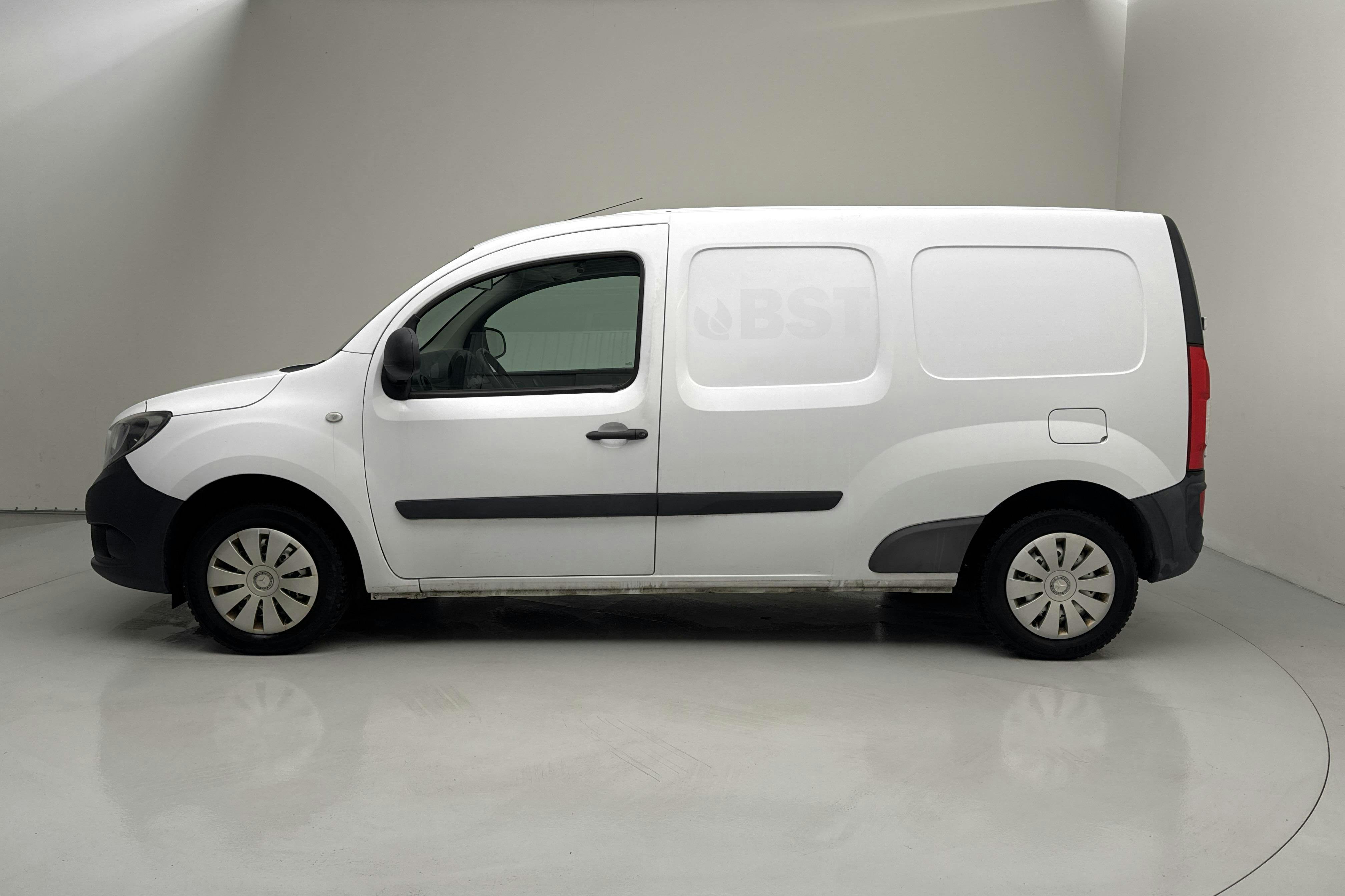 Presentationsfoto 2 av 14: Mercedes Citan 109 1.5 CDI (90hk) - 18 357 mil - Manuell - vit - 2018