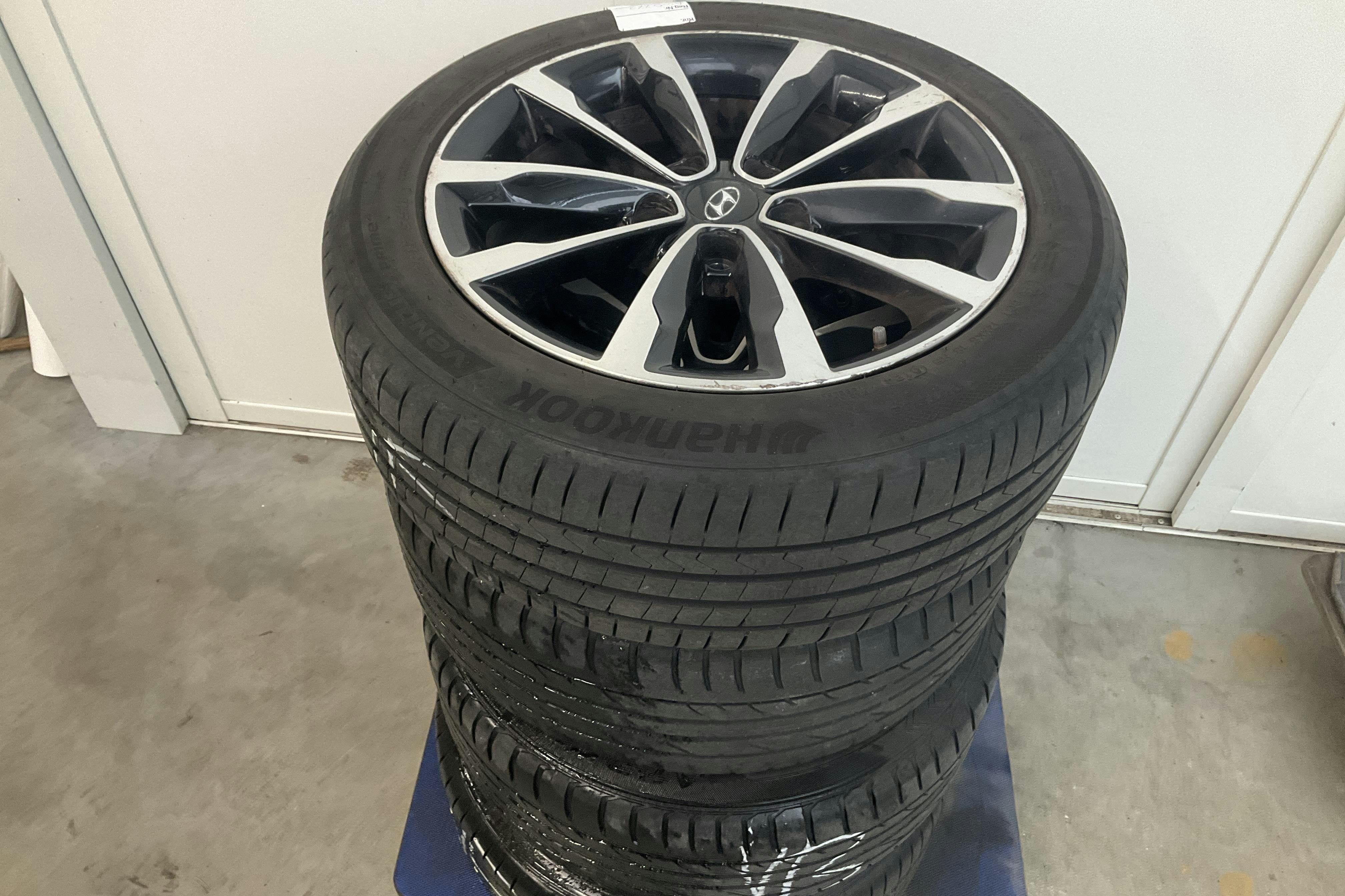 Presentation photo 14 of 14: Hyundai i40 1.7 D Kombi (141hk) - 117 960 km - Automatic - silver - 2016