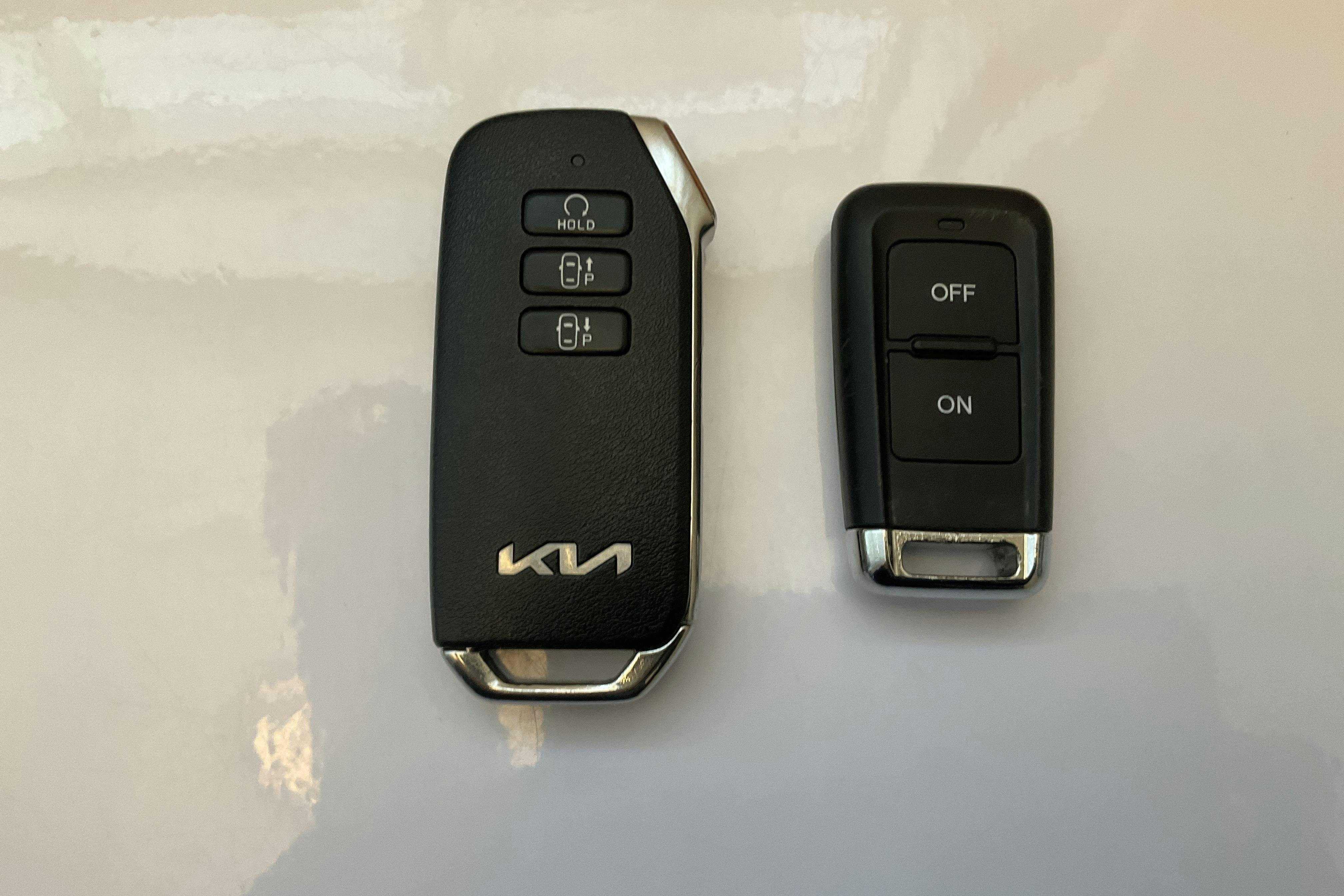 Presentationsfoto 16 av 16: KIA Sportage PHEV AWD (265hk) - 8 211 mil - Automat - vit - 2025