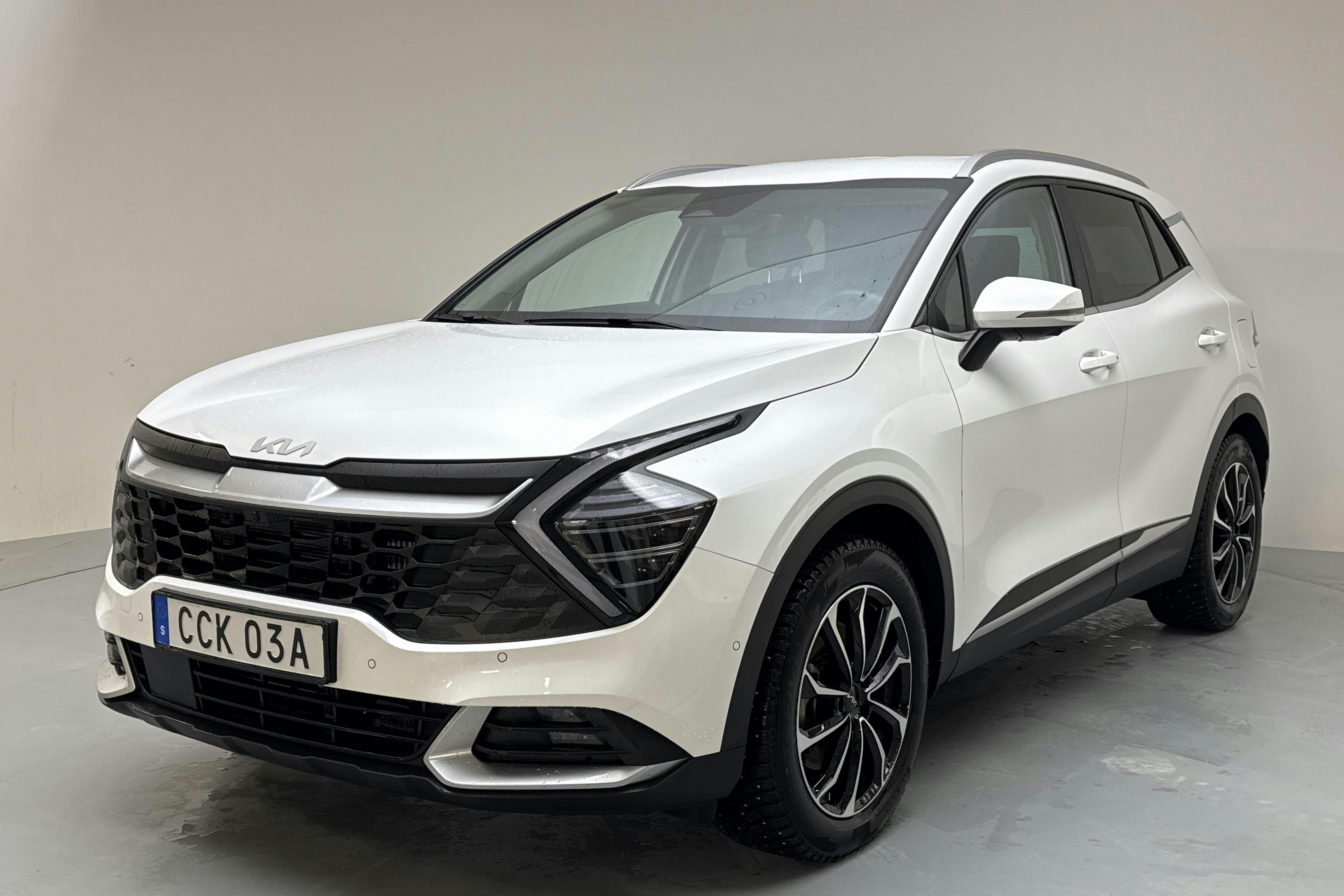 Presentation photo 1 of 16: KIA Sportage PHEV AWD (265hk) - 62 590 km - Automatic - white - 2025
