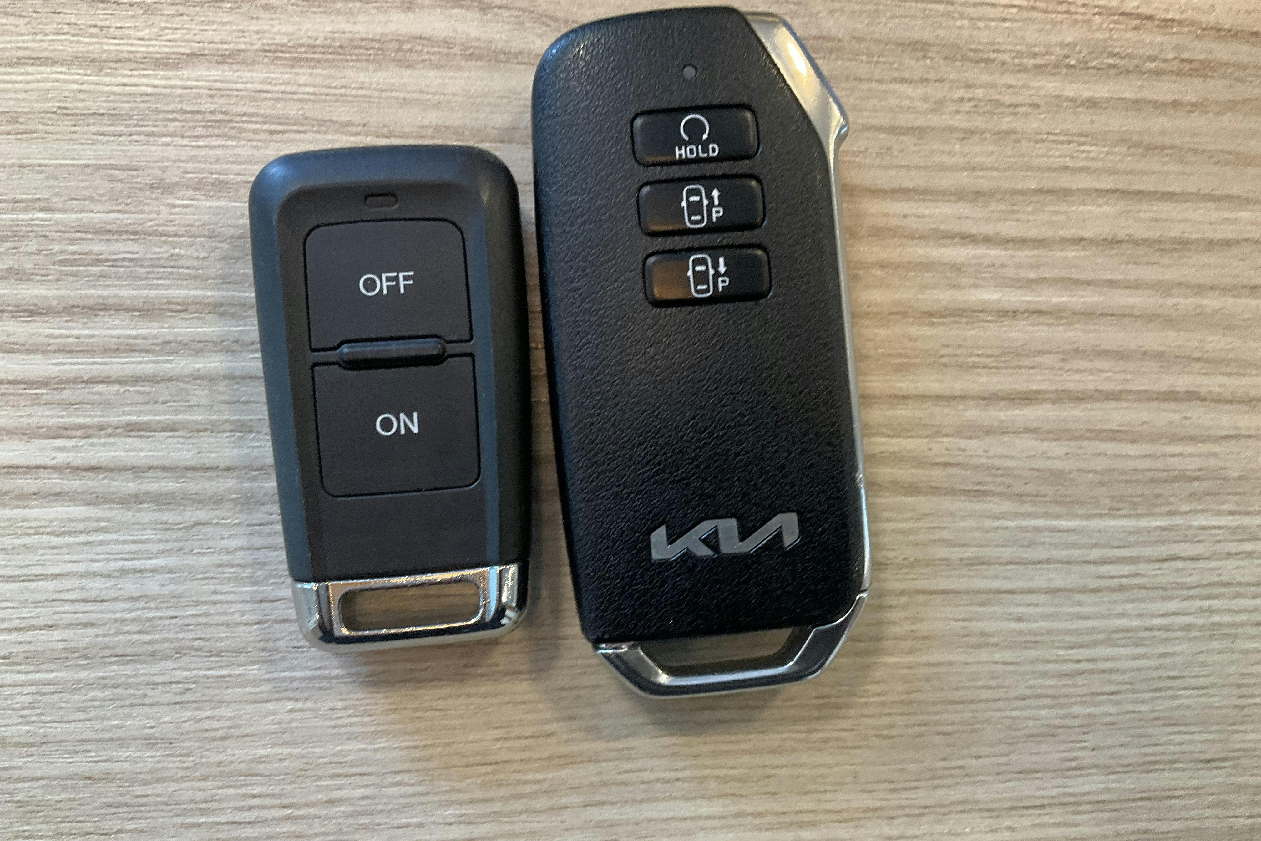 Presentationsfoto 18 av 18: KIA Sportage PHEV AWD (265hk) - 3 477 mil - Automat - vit - 2025