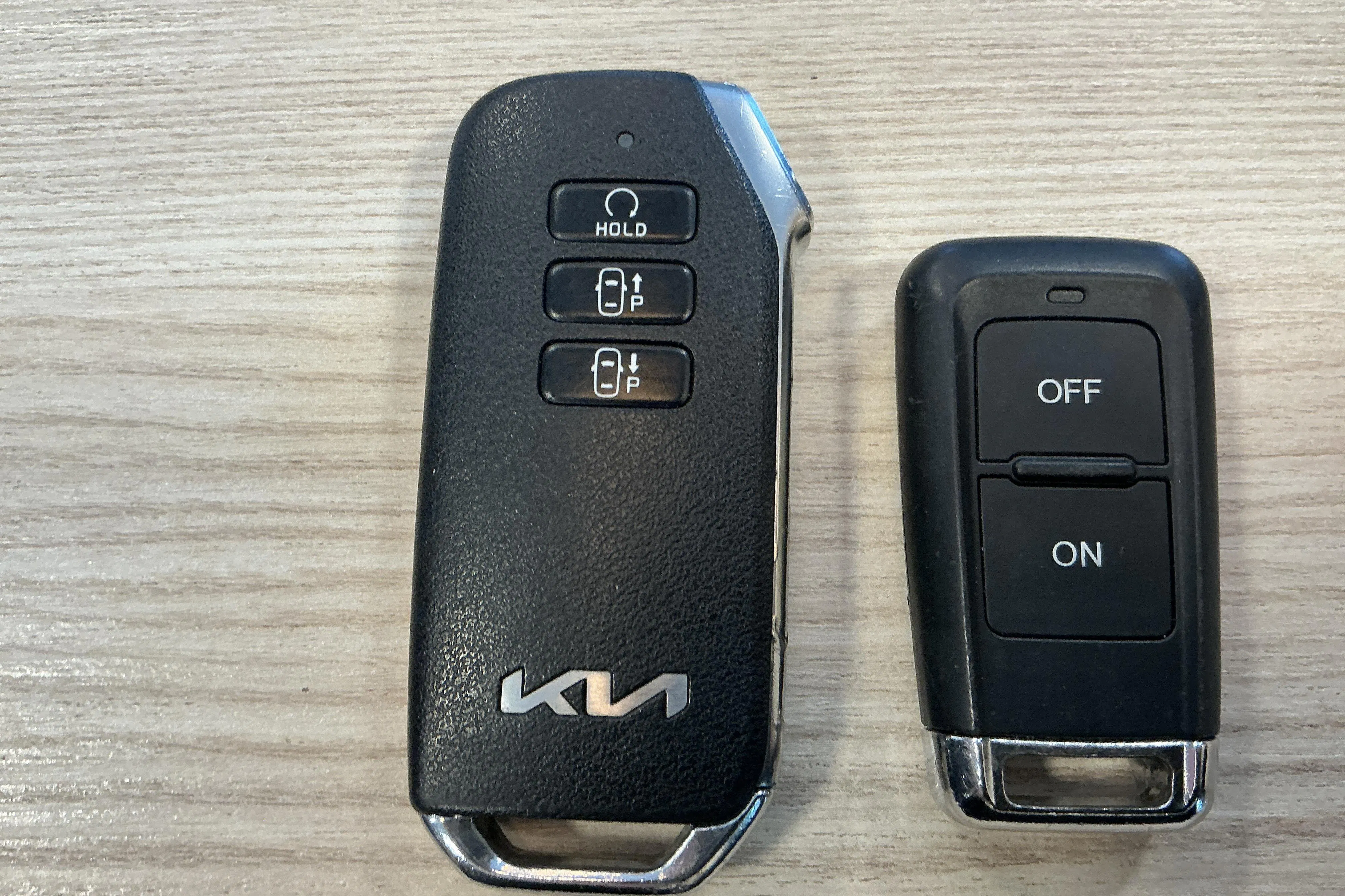 Presentation photo 18 of 18: KIA Sportage PHEV AWD (265hk) - 75 070 km - Automatic - white - 2025