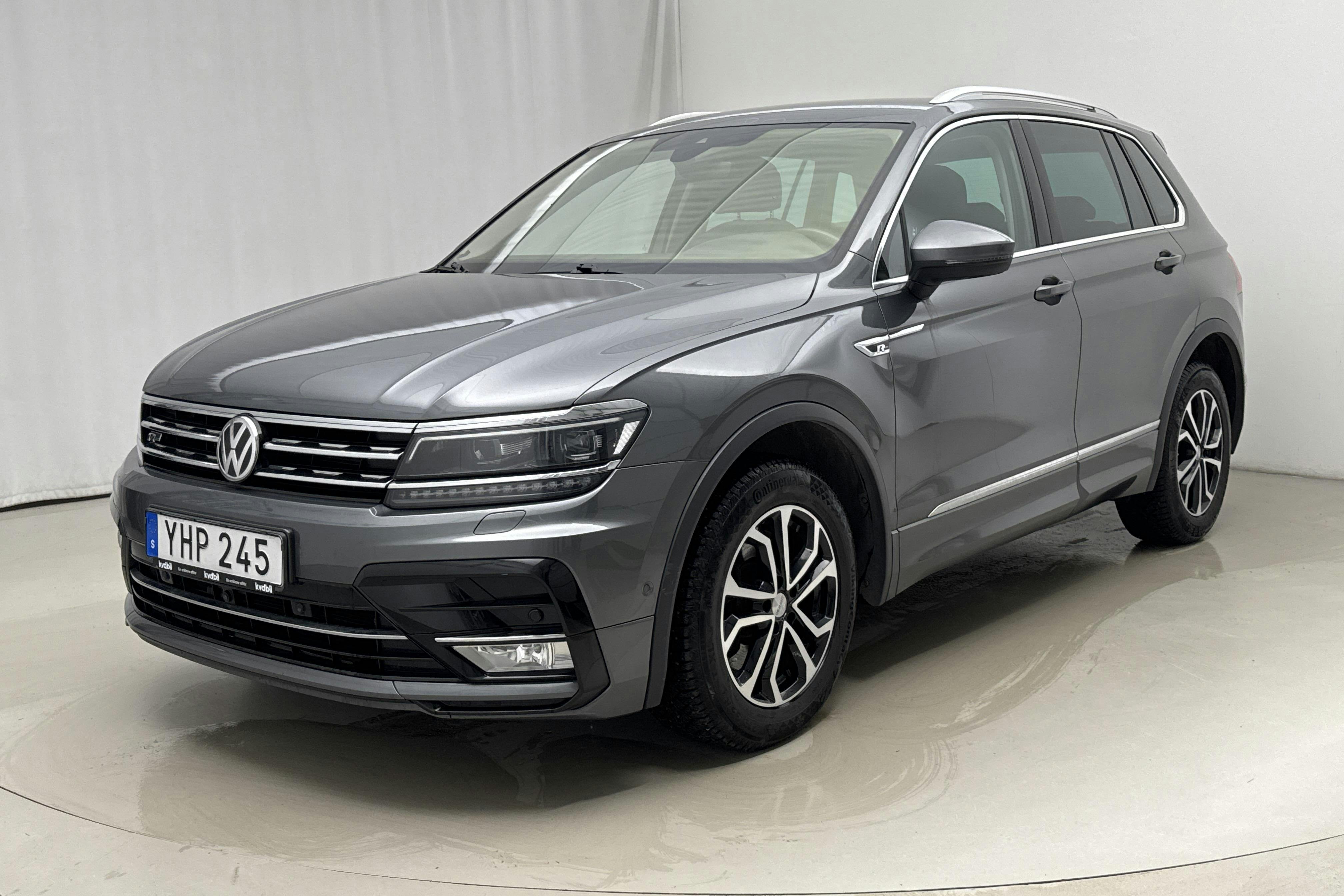 Presentationsfoto 1 av 17: VW Tiguan 2.0 TSI 4MOTION (220hk) - 14 641 mil - Automat - silver - 2017